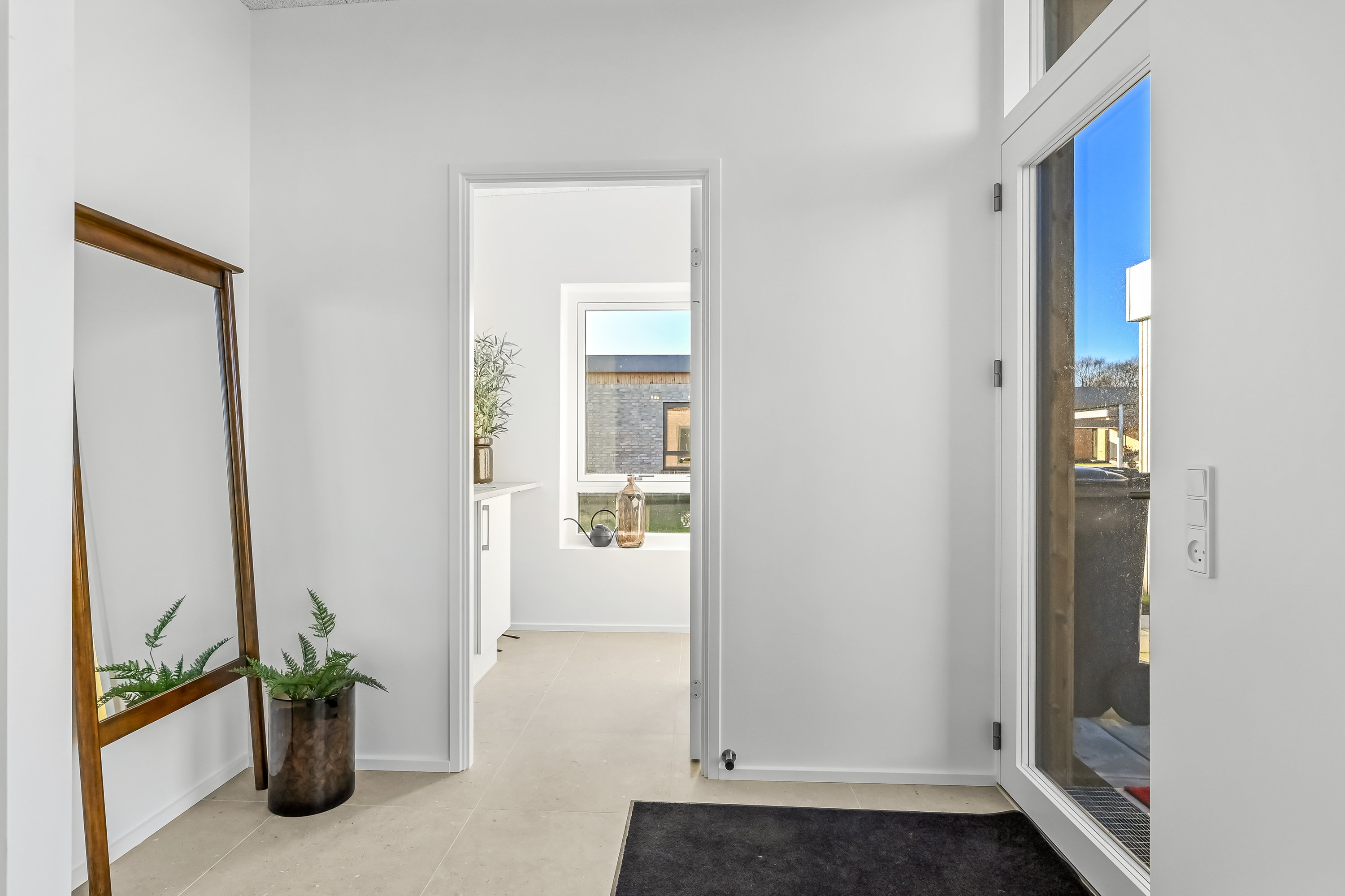 Fremhævet entré billede i fuldskærmstilstand. Billede af Tavlund Allé 6, Lind, 7400 Herning