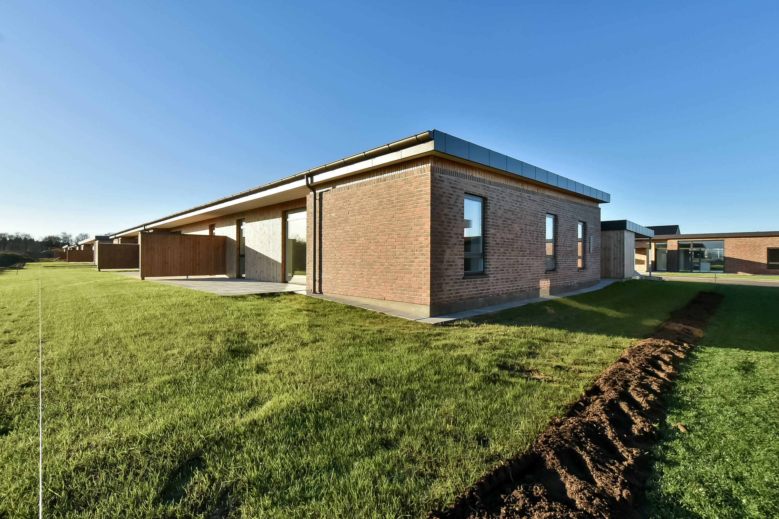 Fremhævet omklædning billede i fuldskærmstilstand. Billede af Tavlund Allé 6, Lind, 7400 Herning