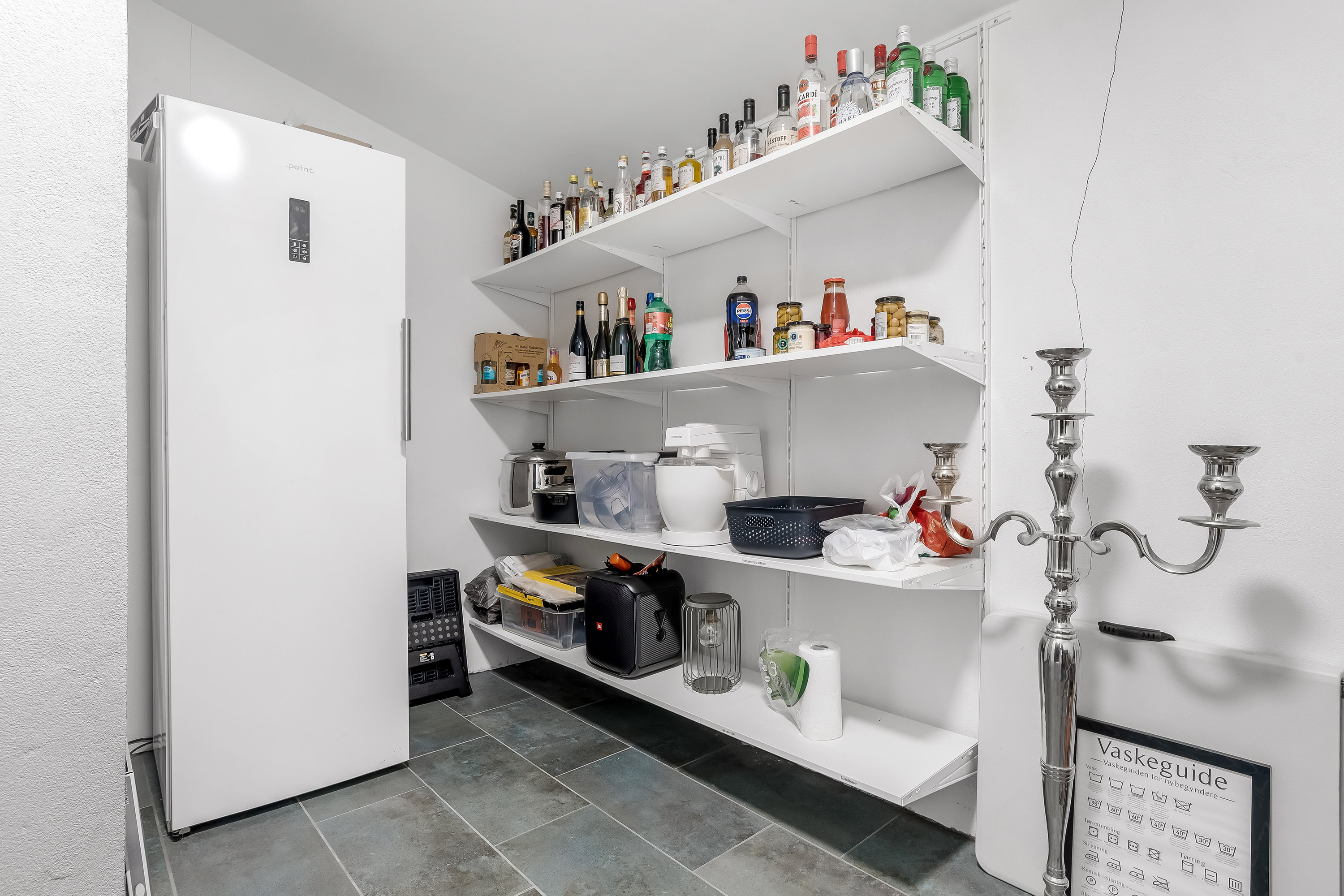 Fremhævet viktualierum billede i fuldskærmstilstand. Billede af Mejdalvej 48, 7500 Holstebro