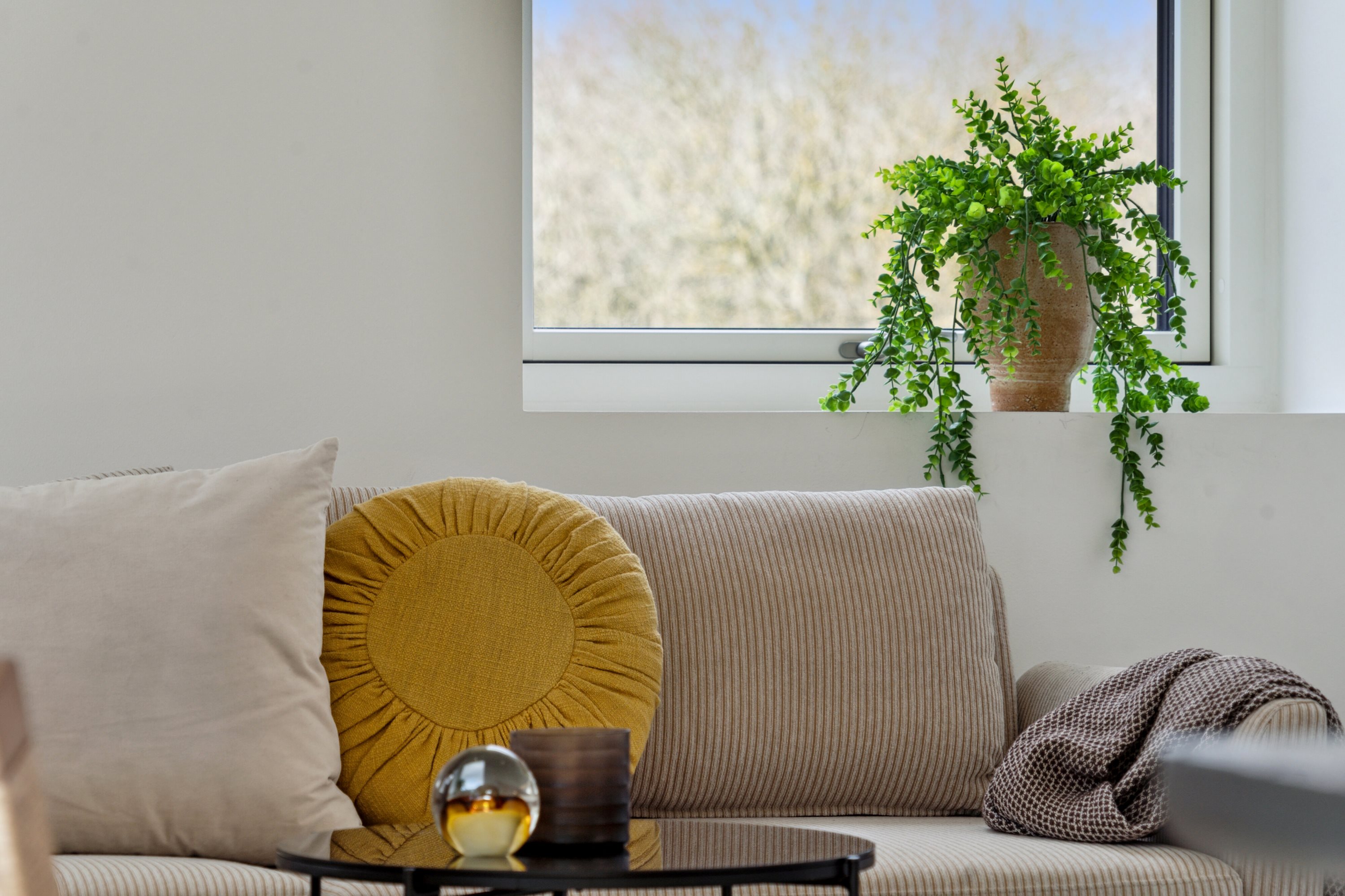 Miniaturebillede 1: stue. Billede af Midgårdsvej 4, st.. tv., Bolbro, 5200 Odense V