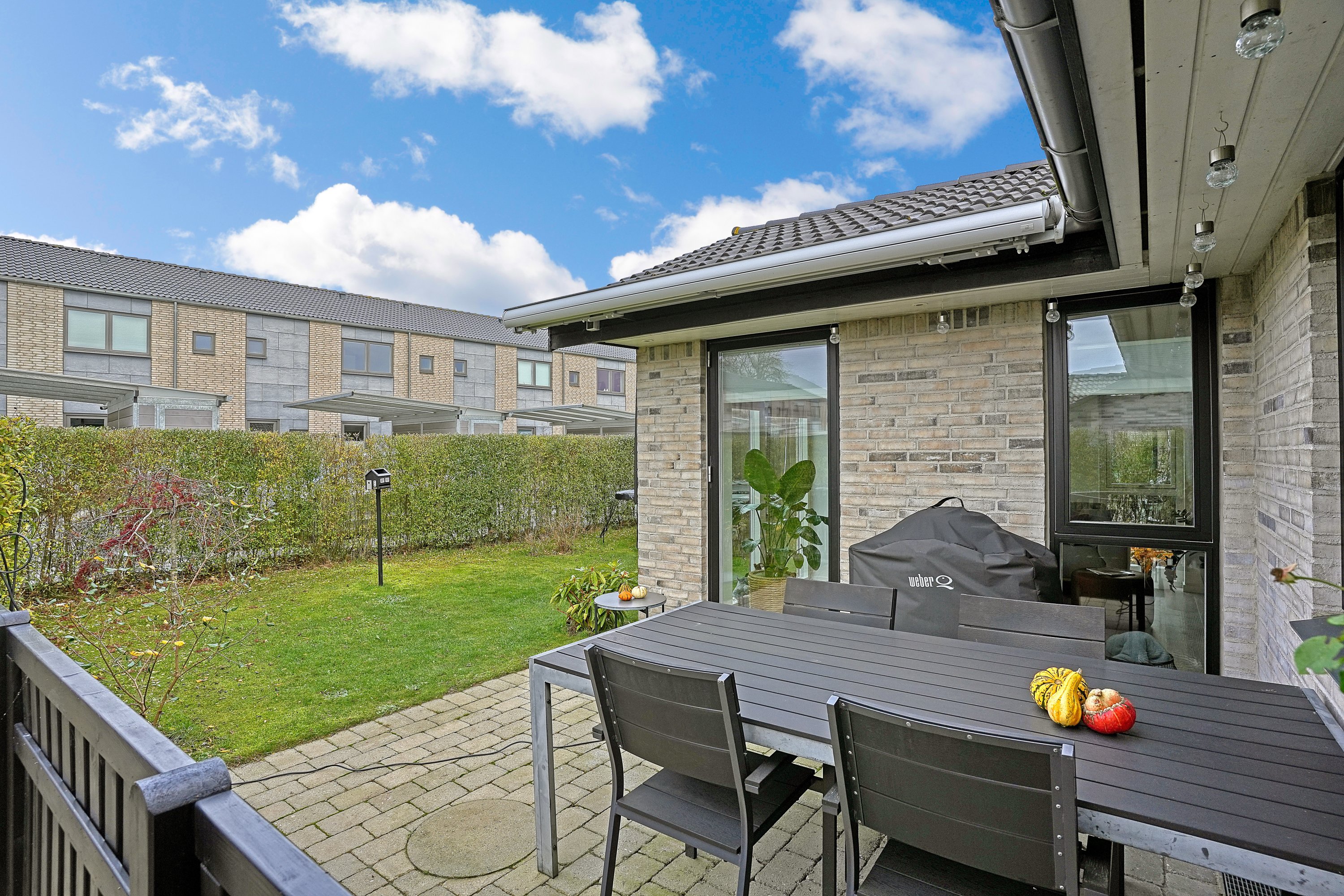 Fremhævet terrasse billede i fuldskærmstilstand. Billede af Frugtlunden 65, 3450 Allerød