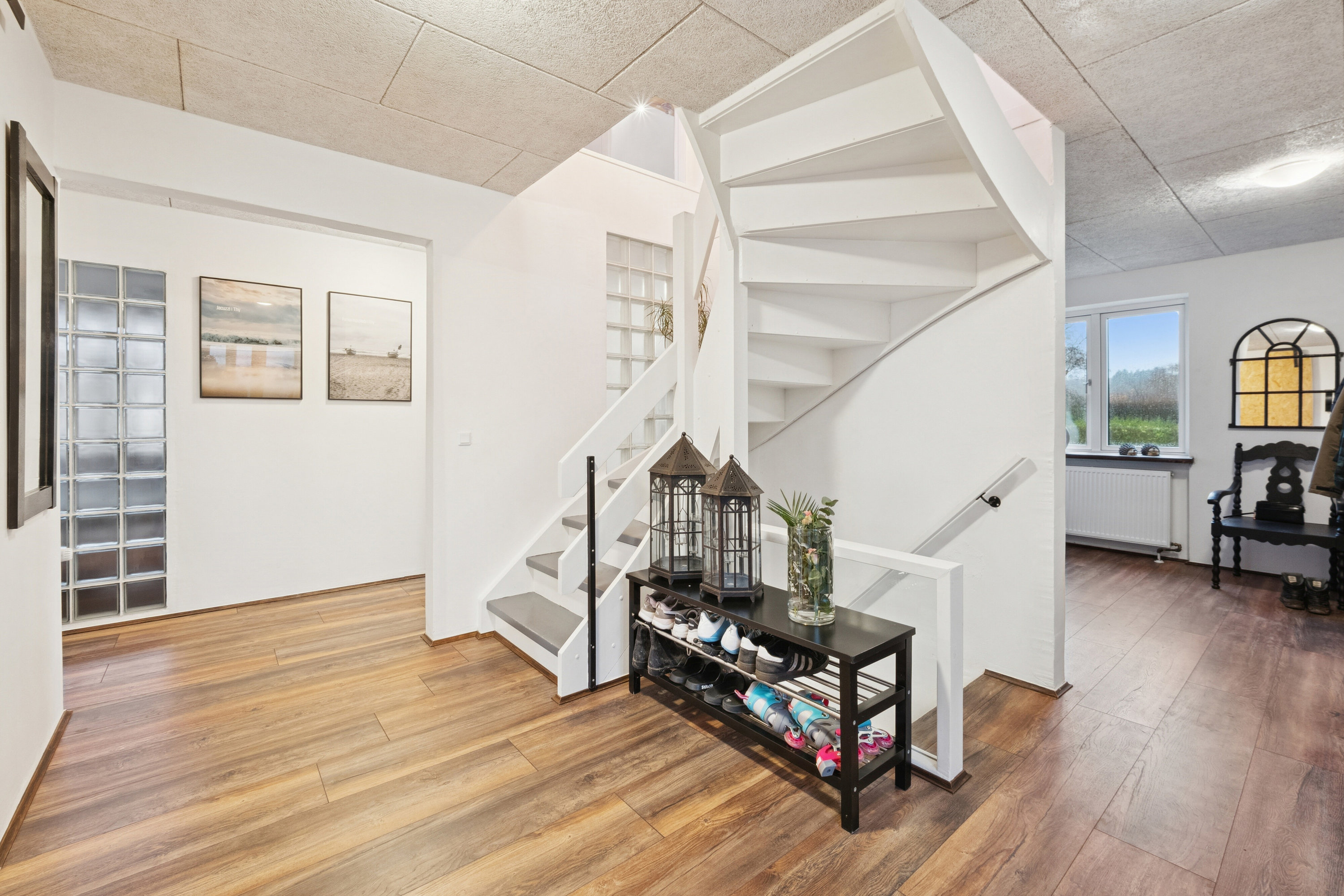 Fremhævet gang billede i fuldskærmstilstand. Billede af Vestre Alle 3, 7760 Hurup Thy