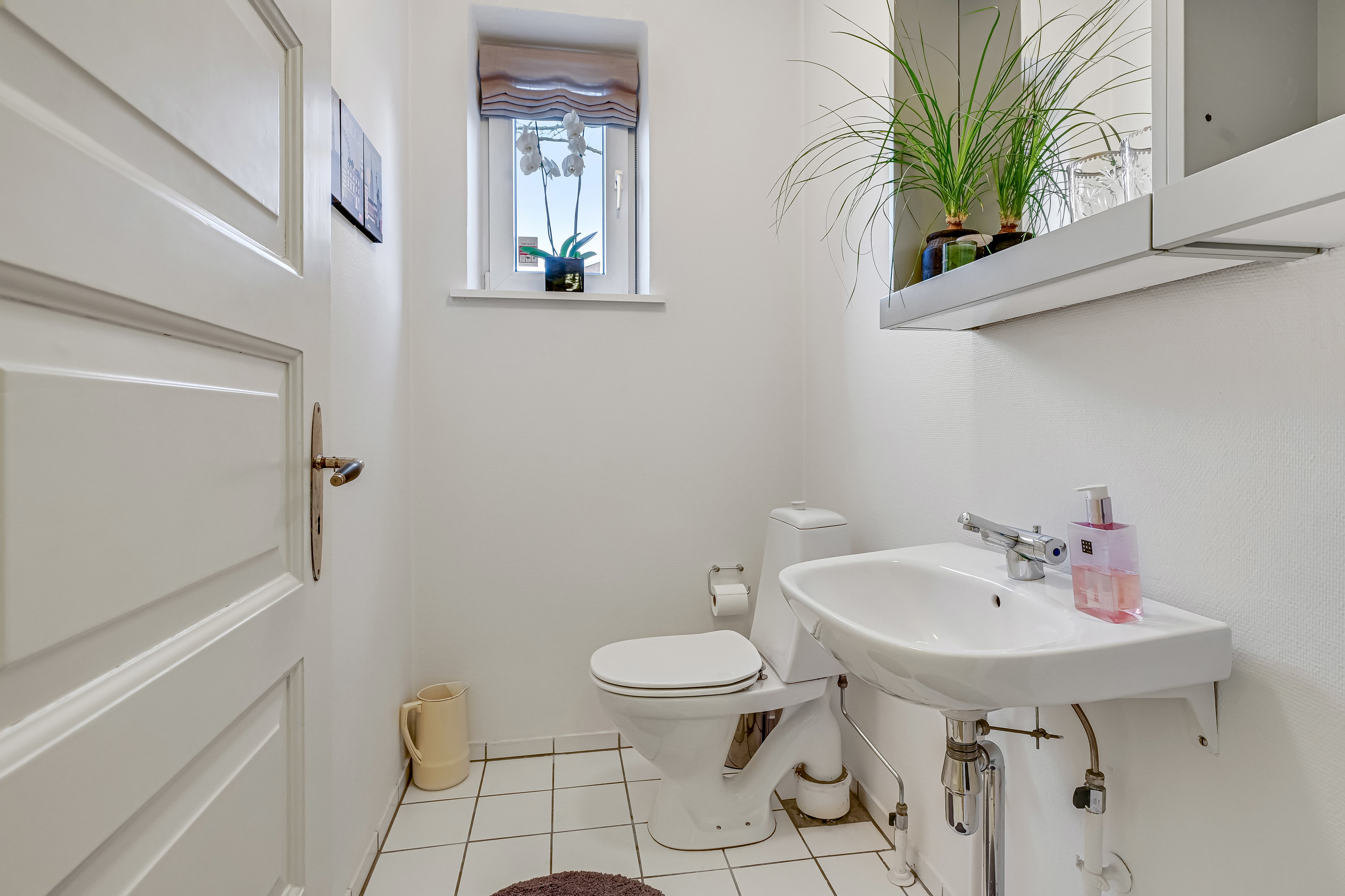 Fremhævet toilet billede i fuldskærmstilstand. Billede af Banegårdsvej 30, 7200 Grindsted