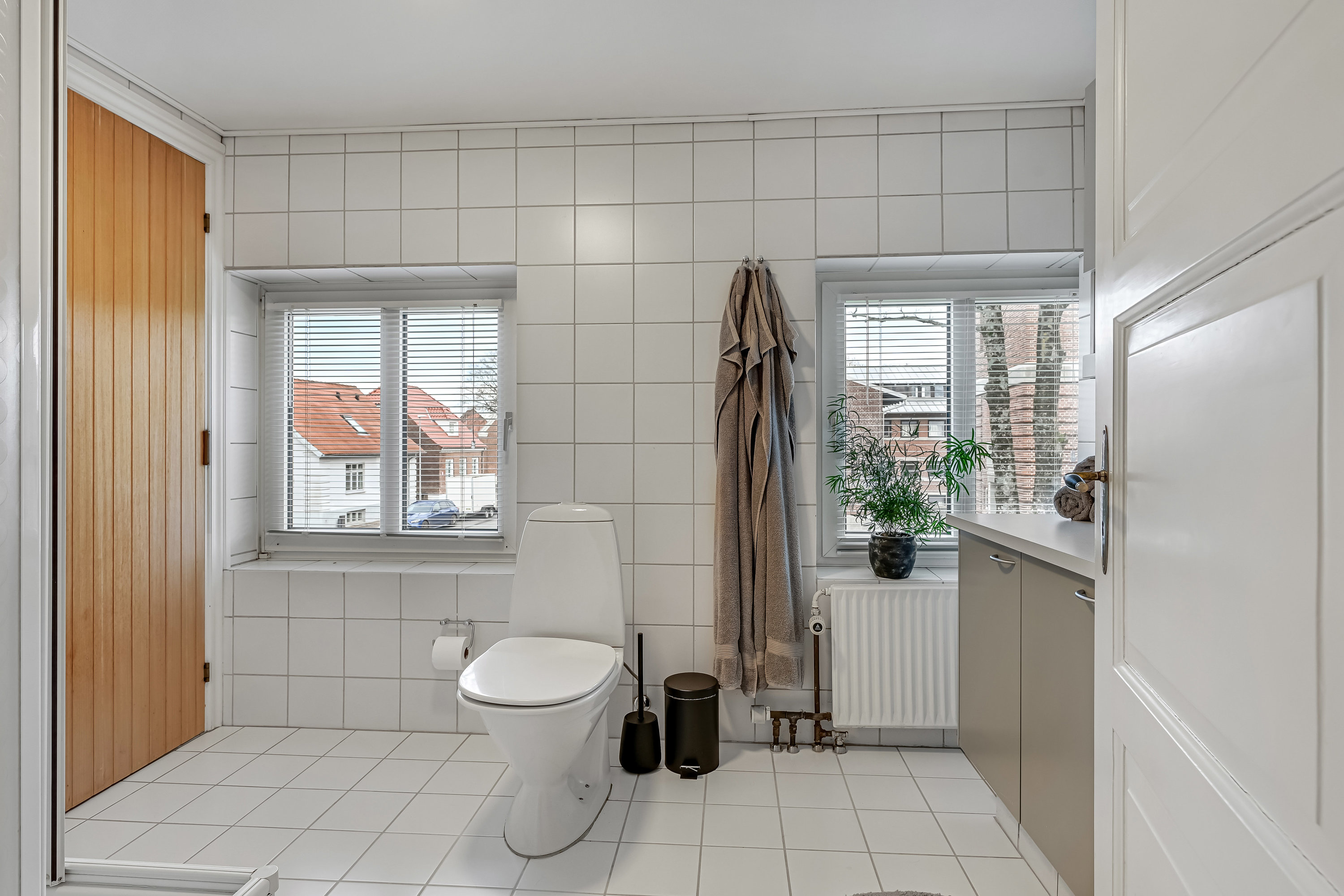 Fremhævet toilet billede i fuldskærmstilstand. Billede af Banegårdsvej 30, 7200 Grindsted