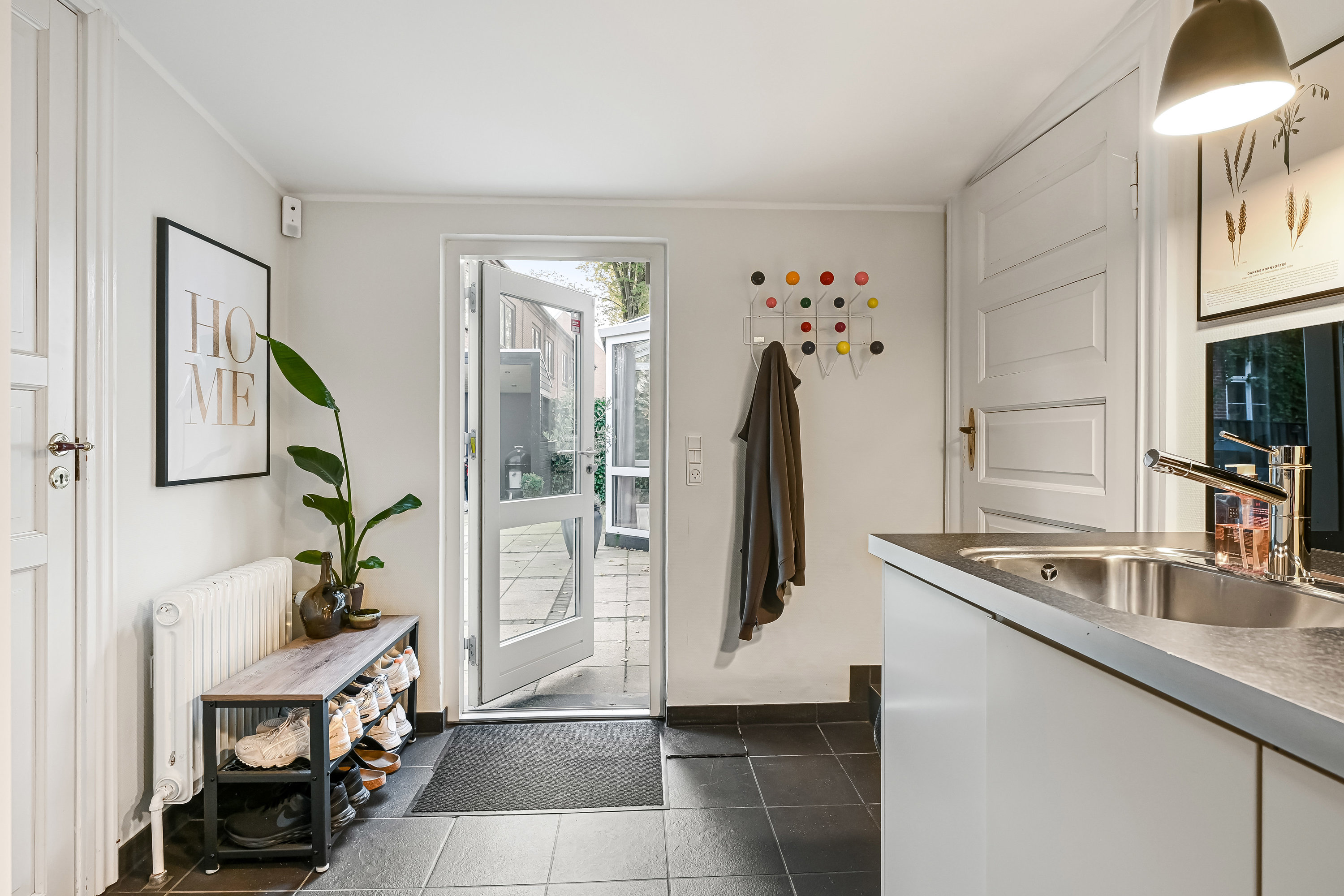 Fremhævet entré billede i fuldskærmstilstand. Billede af Banegårdsvej 30, 7200 Grindsted