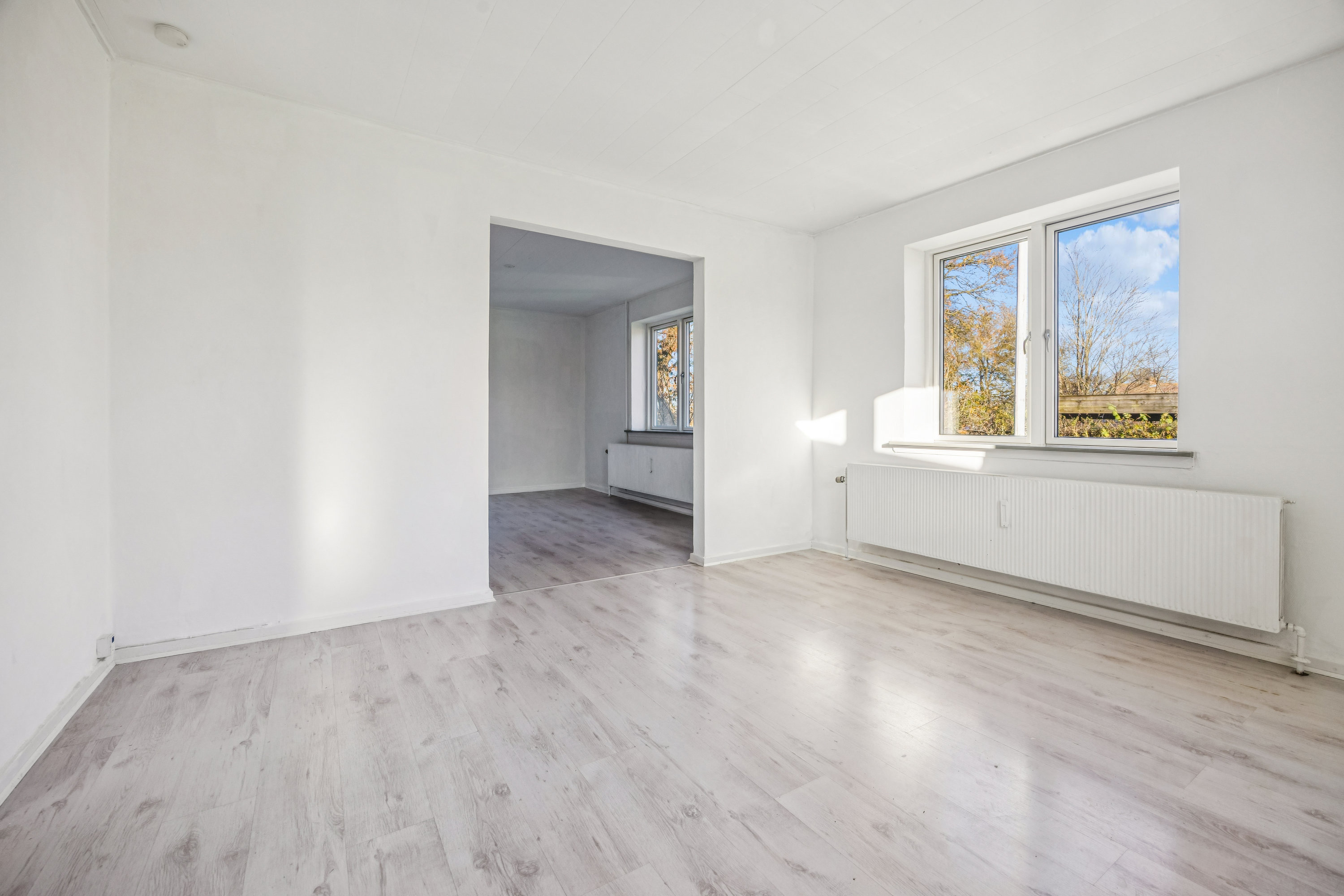 Fremhævet stue billede i fuldskærmstilstand. Billede af Stolbjergvej 1, 9500 Hobro