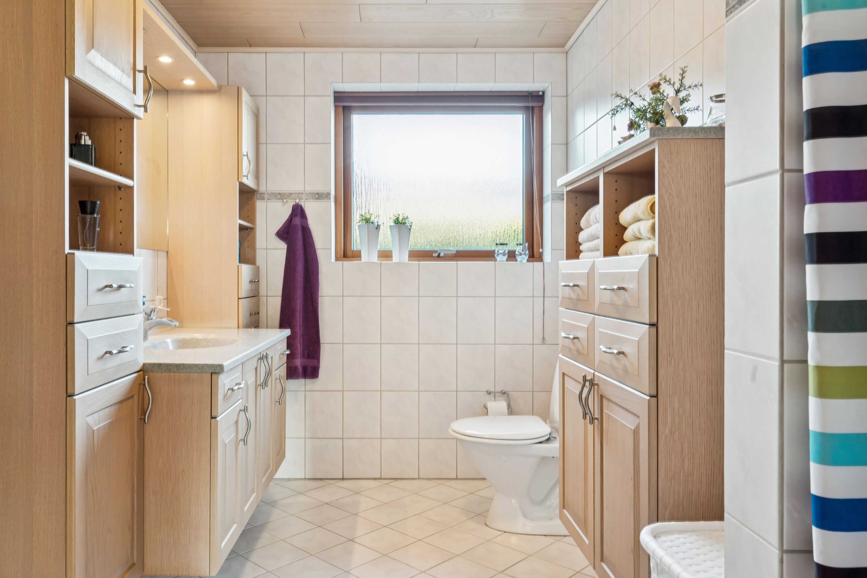 Fremhævet badeværelse billede i fuldskærmstilstand. Billede af Tranebærvej 10, 9530 Støvring