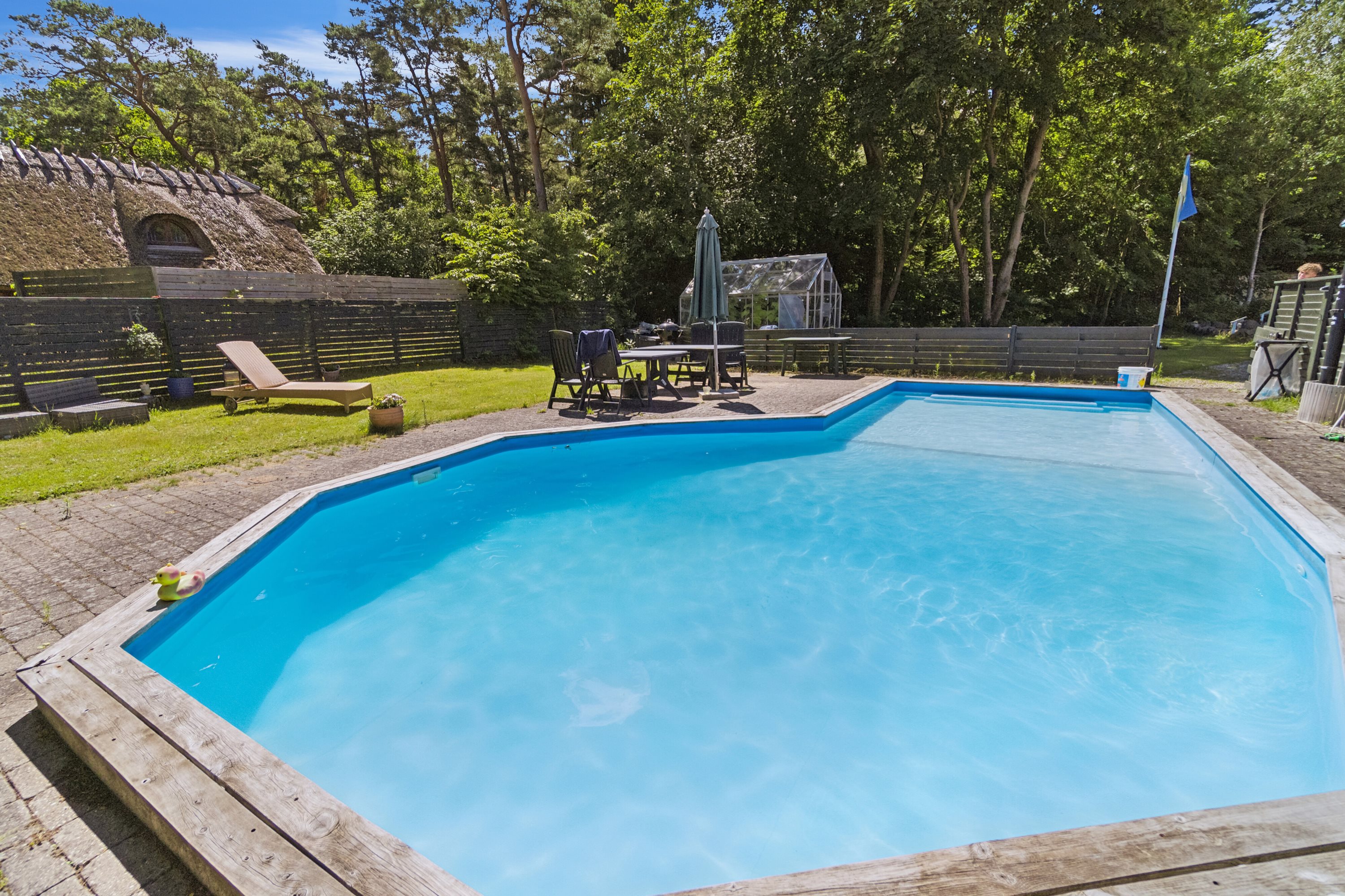 Fremhævet swimmingpool billede i fuldskærmstilstand. Billede af Helsingevej 150K, Asserbo, 3300 Frederiksværk