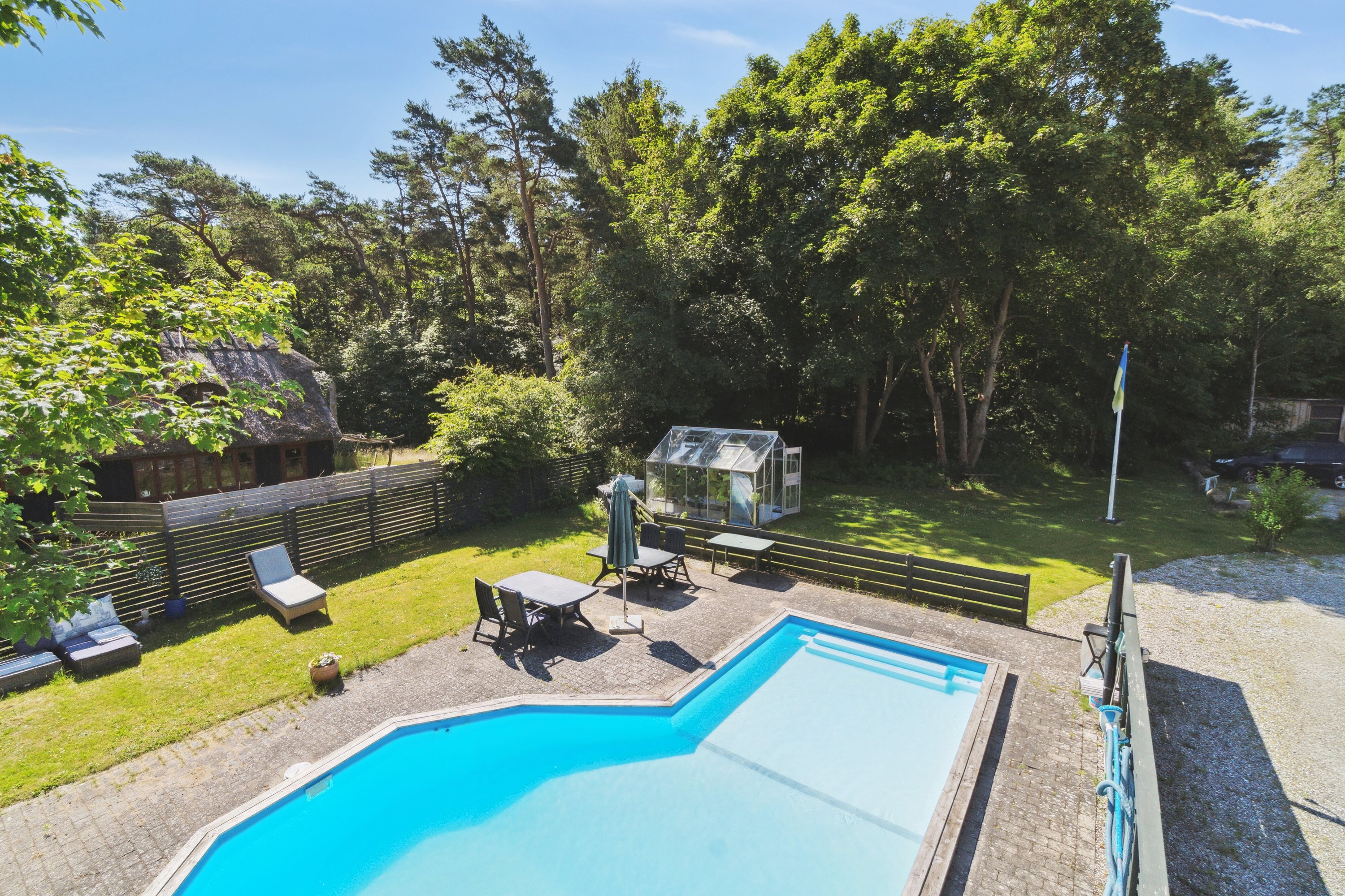 Fremhævet swimmingpool billede i fuldskærmstilstand. Billede af Helsingevej 150K, Asserbo, 3300 Frederiksværk