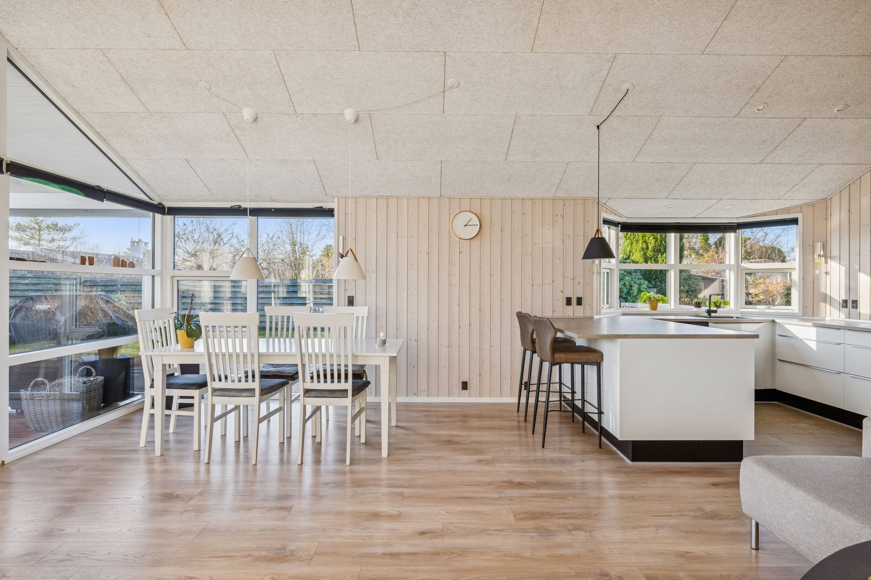 Fremhævet stue billede i fuldskærmstilstand. Billede af Tranevej 27, Fjellerup Strand, 8585 Glesborg