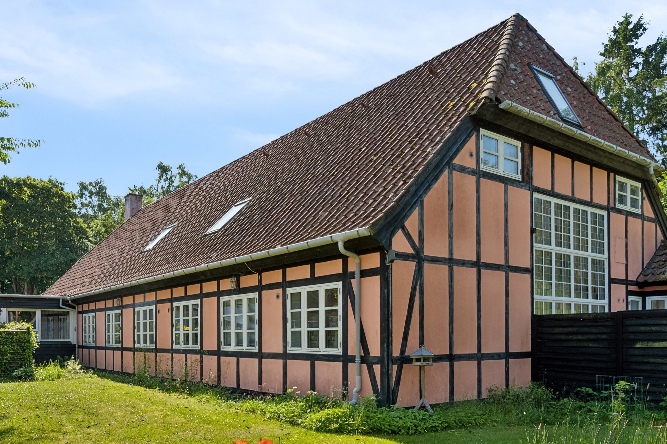 Fremhævet set fra haven billede i fuldskærmstilstand. Billede af Helsingevej 150K, Asserbo, 3300 Frederiksværk