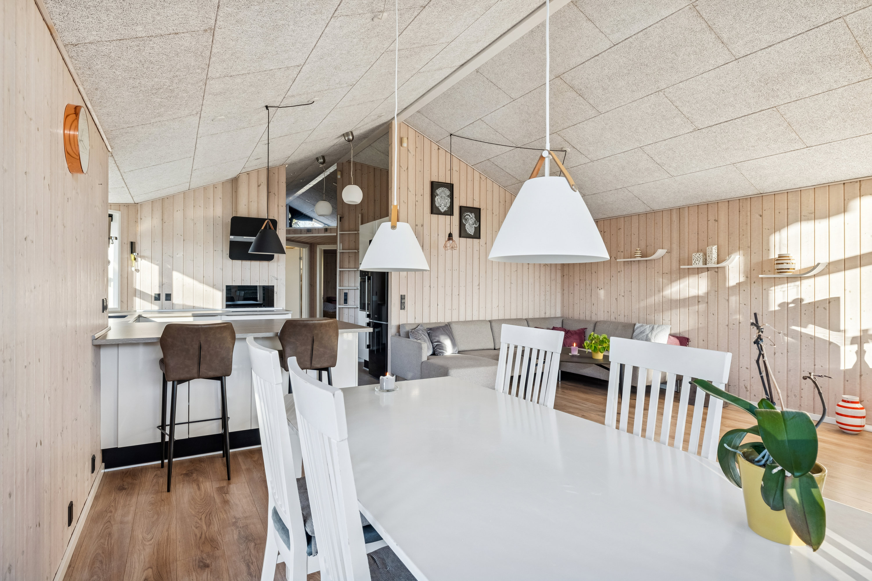 Fremhævet stue billede i fuldskærmstilstand. Billede af Tranevej 27, Fjellerup Strand, 8585 Glesborg