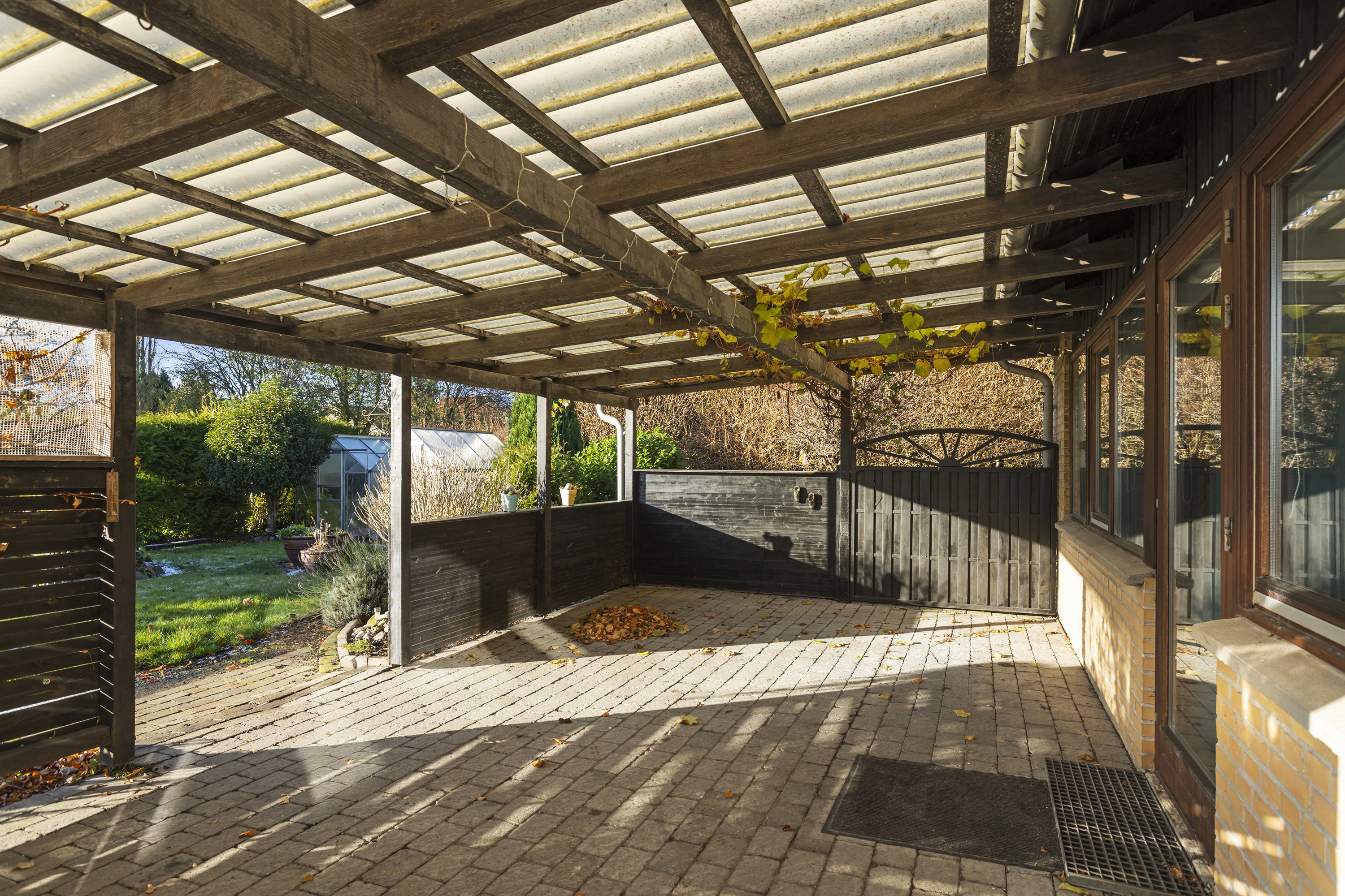 Fremhævet overdækket terrasse billede i fuldskærmstilstand. Billede af Smedegårdsvej 3, Voerså, 9300 Sæby