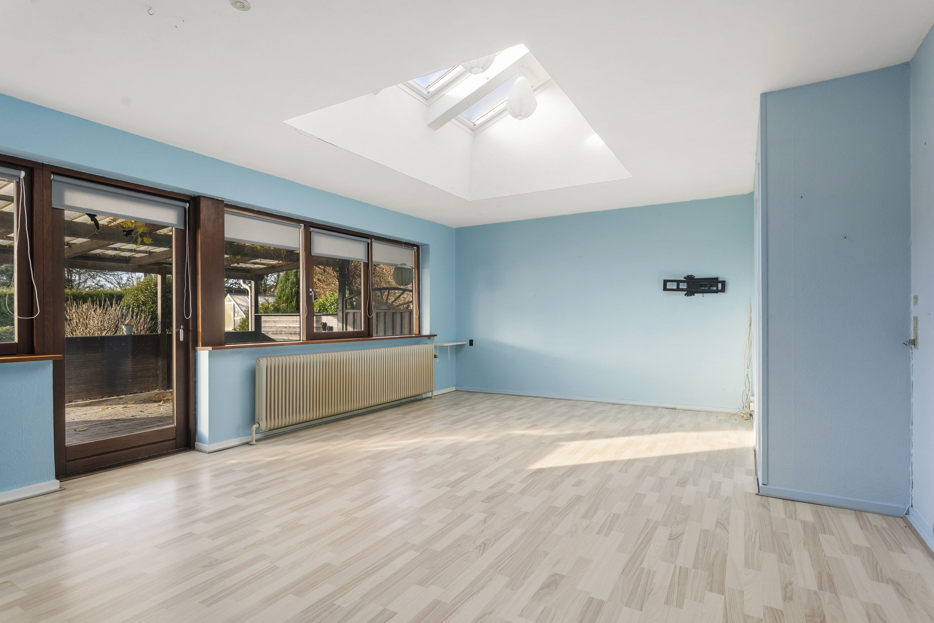 Fremhævet stue billede i fuldskærmstilstand. Billede af Smedegårdsvej 3, Voerså, 9300 Sæby