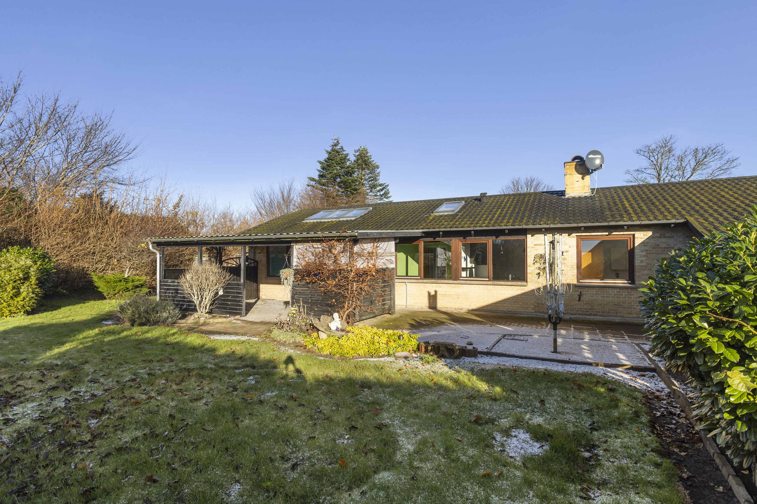 Fremhævet facade billede i fuldskærmstilstand. Billede af Smedegårdsvej 3, Voerså, 9300 Sæby