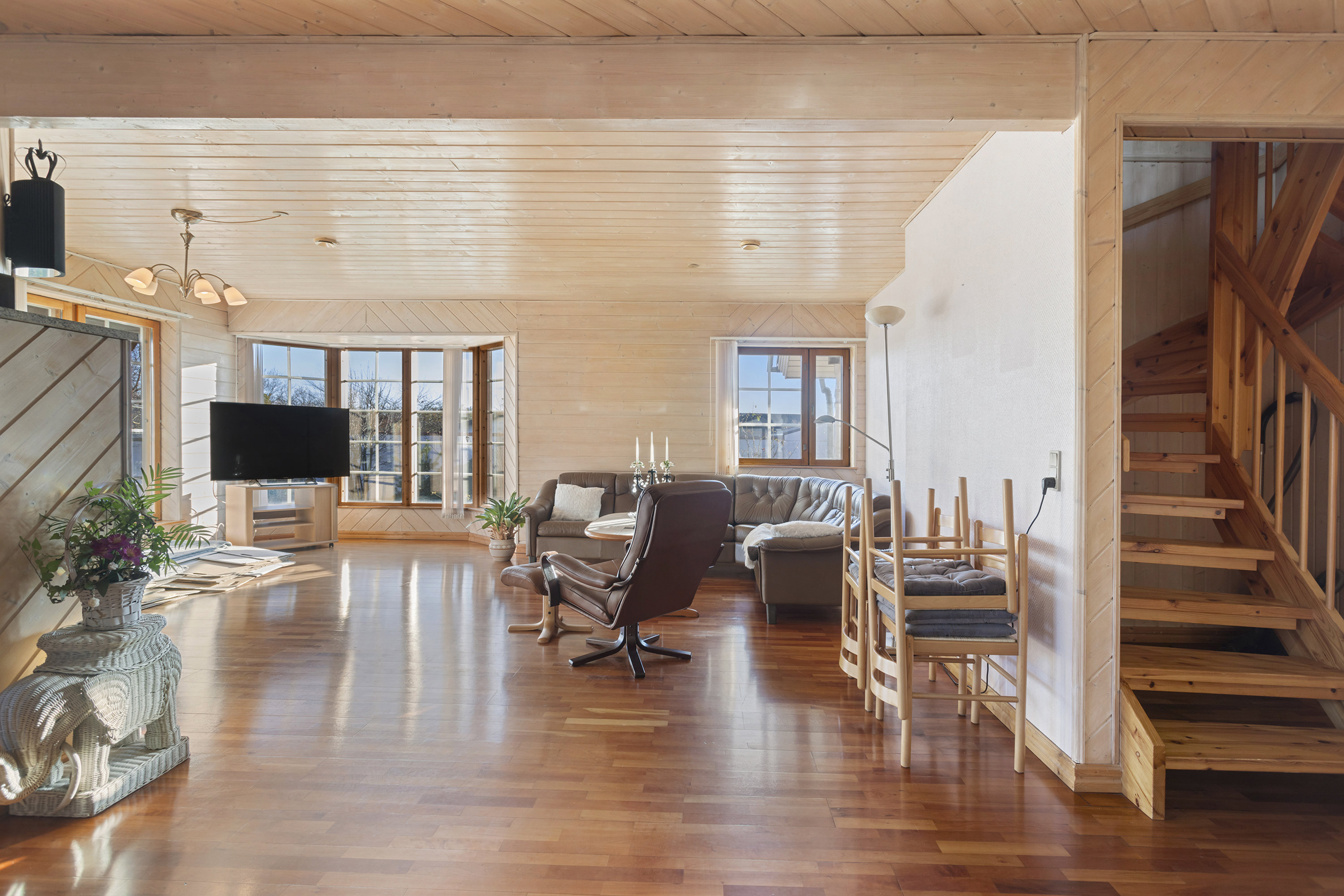 Fremhævet stue billede i fuldskærmstilstand. Billede af Hans Buchs Vej 12, 9300 Sæby