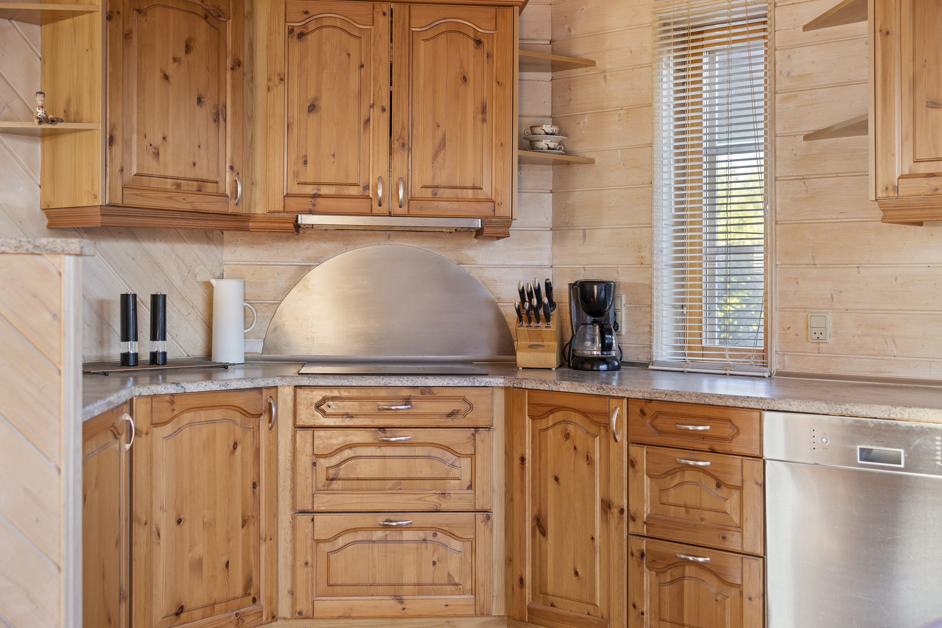 Fremhævet køkken billede i fuldskærmstilstand. Billede af Hans Buchs Vej 12, 9300 Sæby