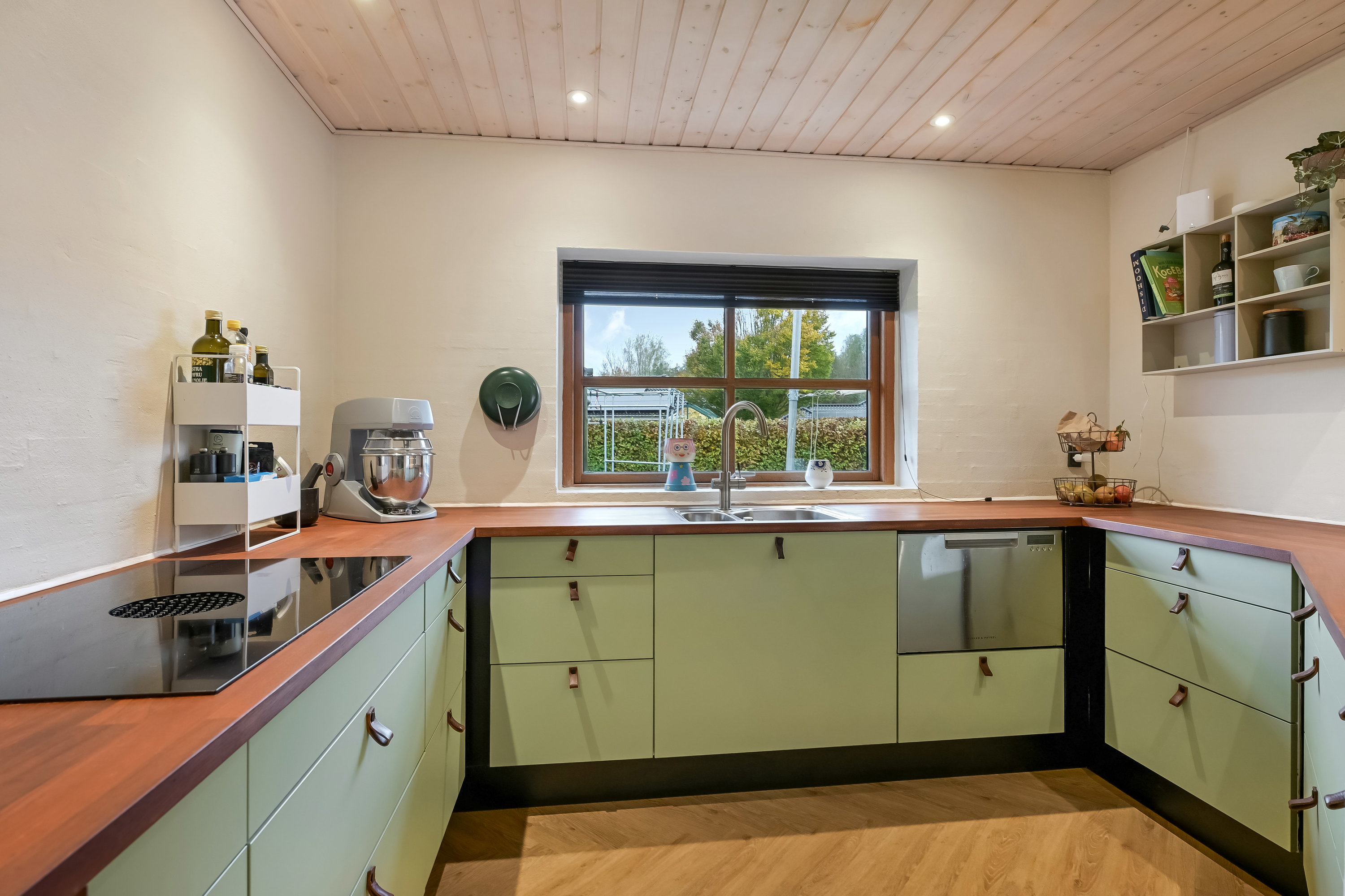 Fremhævet køkken billede i fuldskærmstilstand. Billede af Lokesvej 7, 6840 Oksbøl