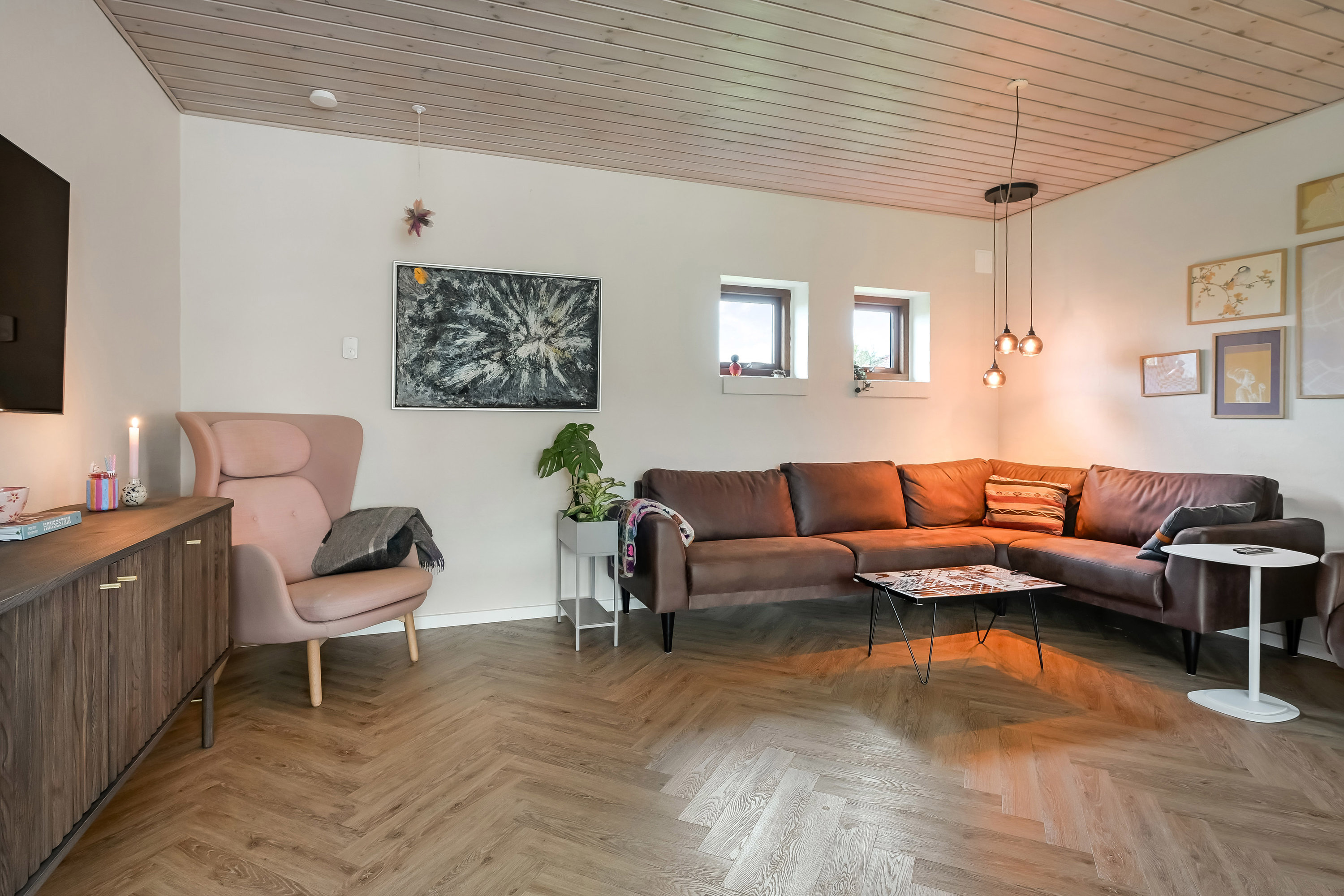 Fremhævet stue billede i fuldskærmstilstand. Billede af Lokesvej 7, 6840 Oksbøl