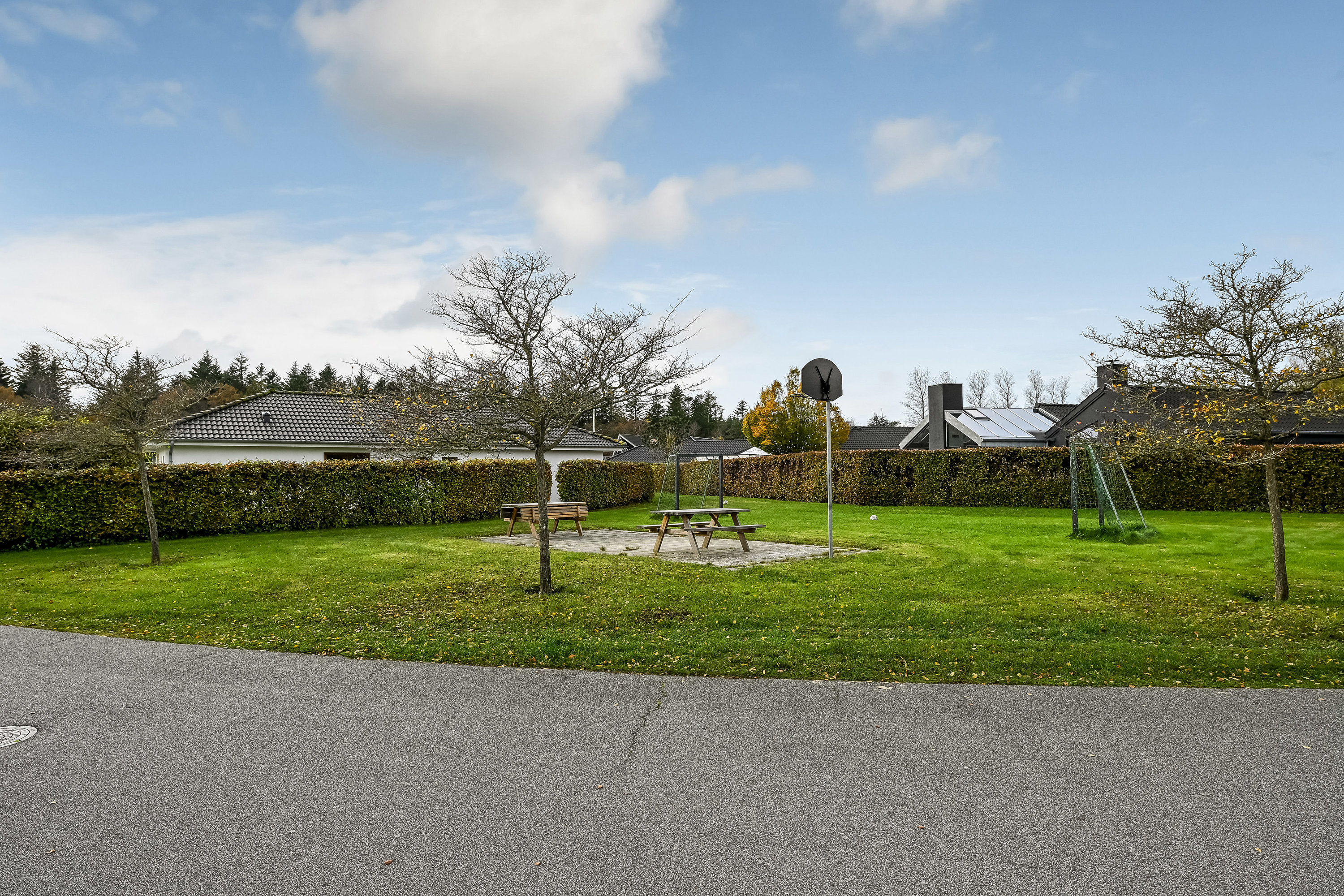 Fremhævet have billede i fuldskærmstilstand. Billede af Lokesvej 7, 6840 Oksbøl