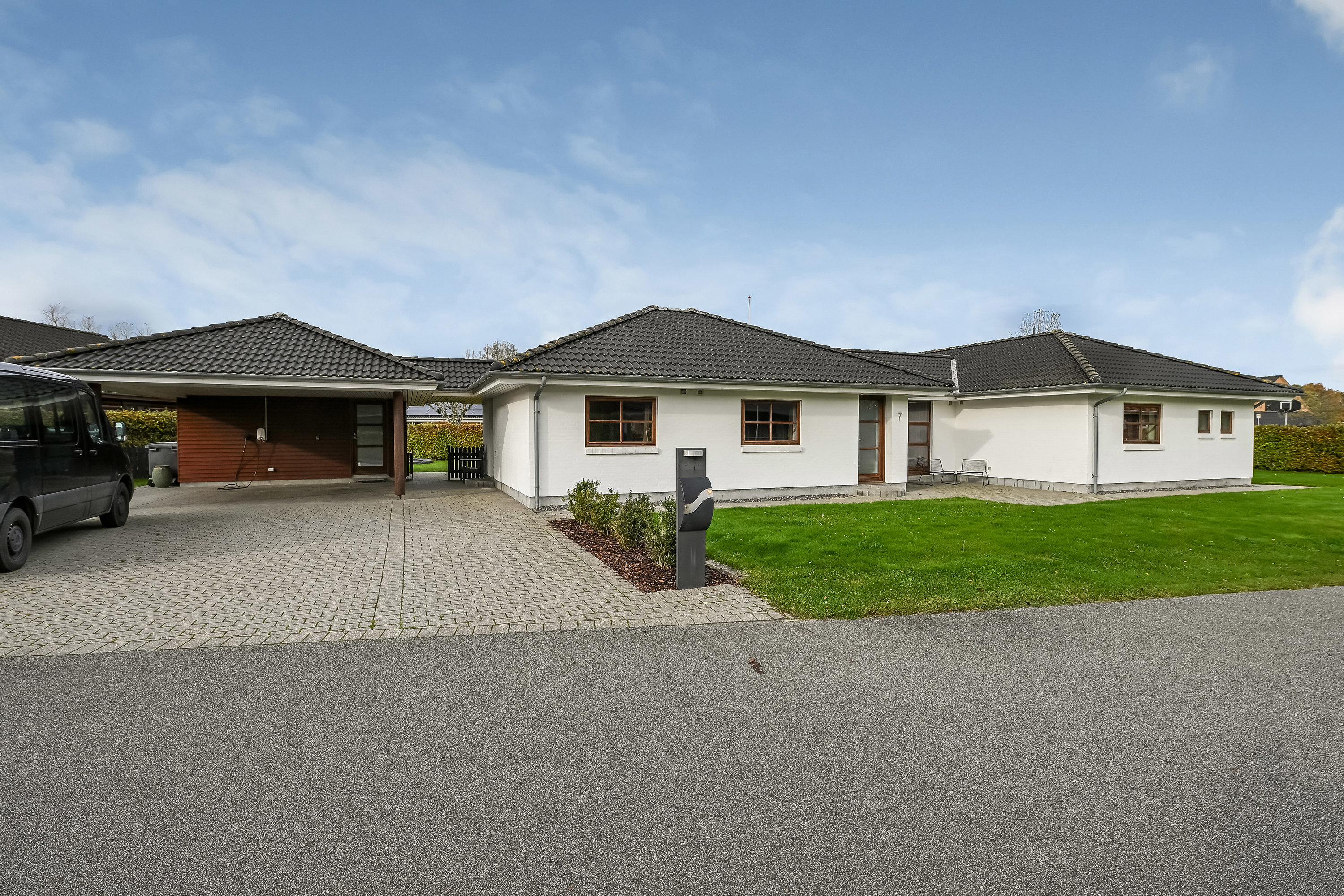 Fremhævet ejendommen billede i fuldskærmstilstand. Billede af Lokesvej 7, 6840 Oksbøl