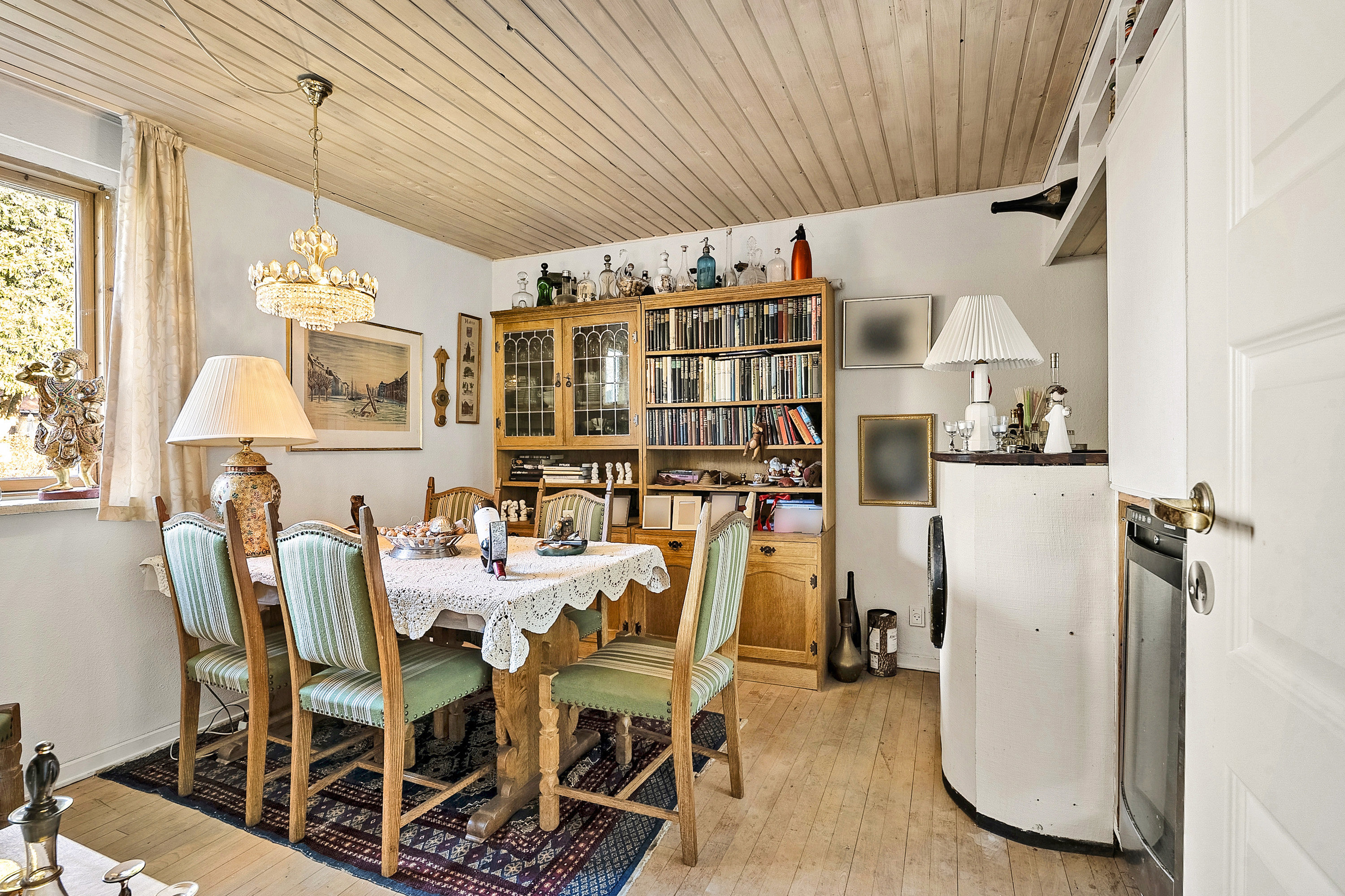 Fremhævet spisestue billede i fuldskærmstilstand. Billede af Gyvelvej 5, Bellinge, 5250 Odense SV