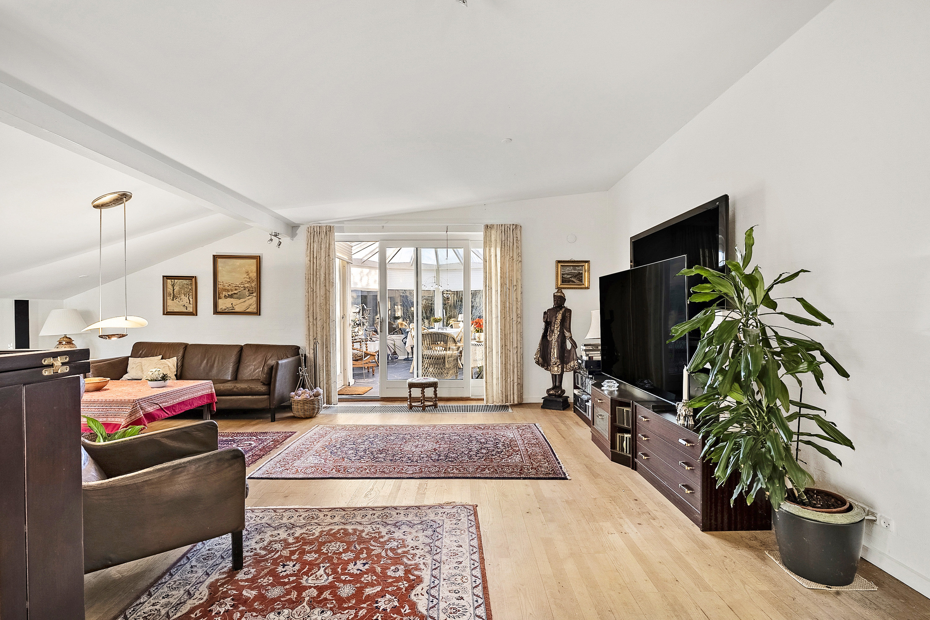 Fremhævet stue billede i fuldskærmstilstand. Billede af Gyvelvej 5, Bellinge, 5250 Odense SV