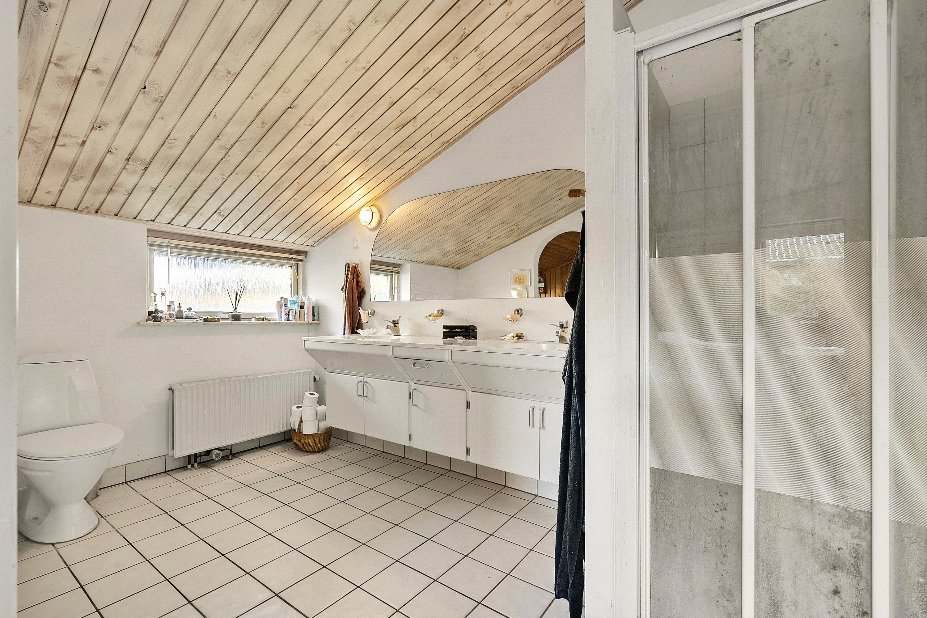 Fremhævet badeværelse billede i fuldskærmstilstand. Billede af Gyvelvej 5, Bellinge, 5250 Odense SV