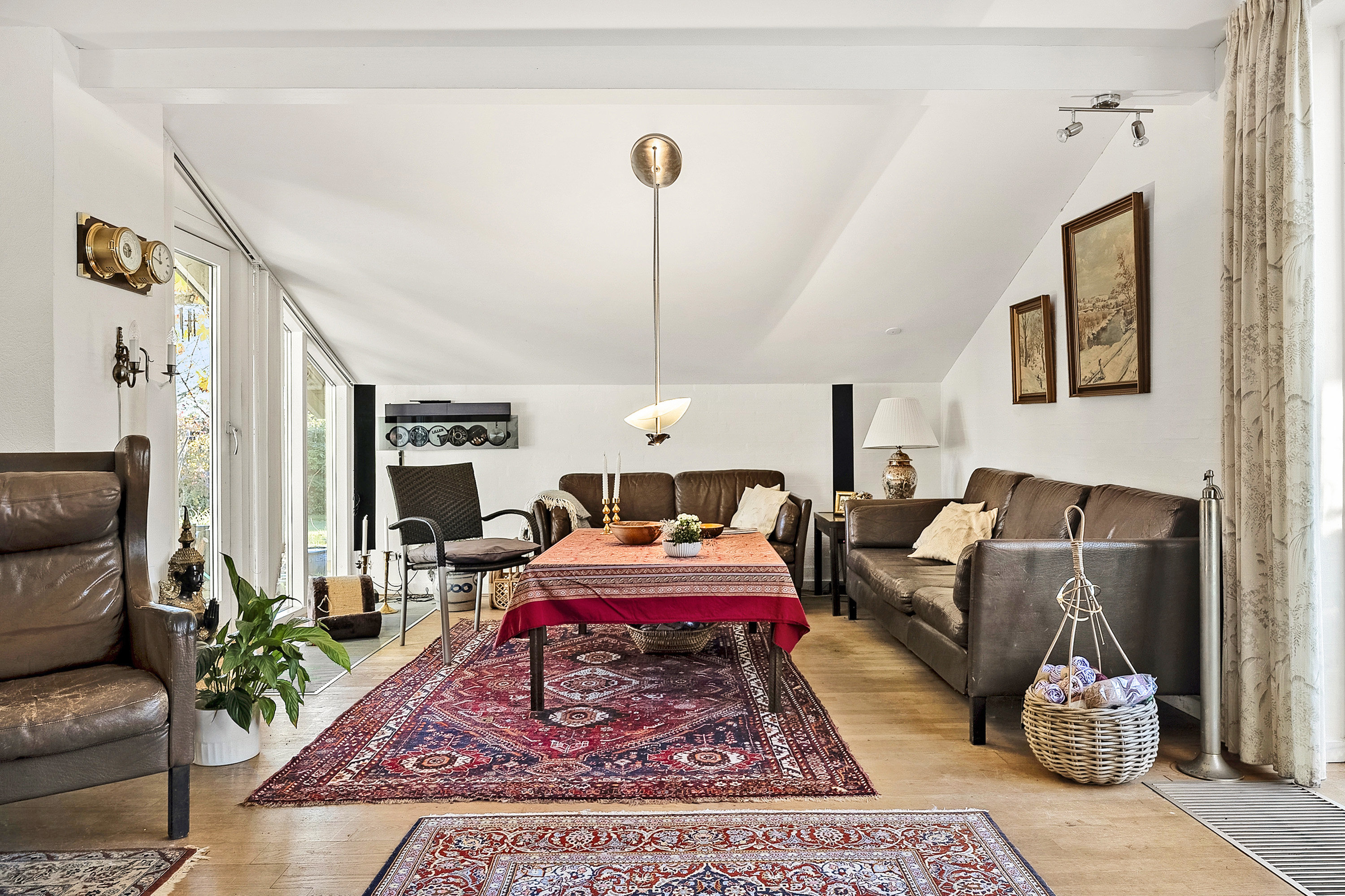 Fremhævet stue billede i fuldskærmstilstand. Billede af Gyvelvej 5, Bellinge, 5250 Odense SV