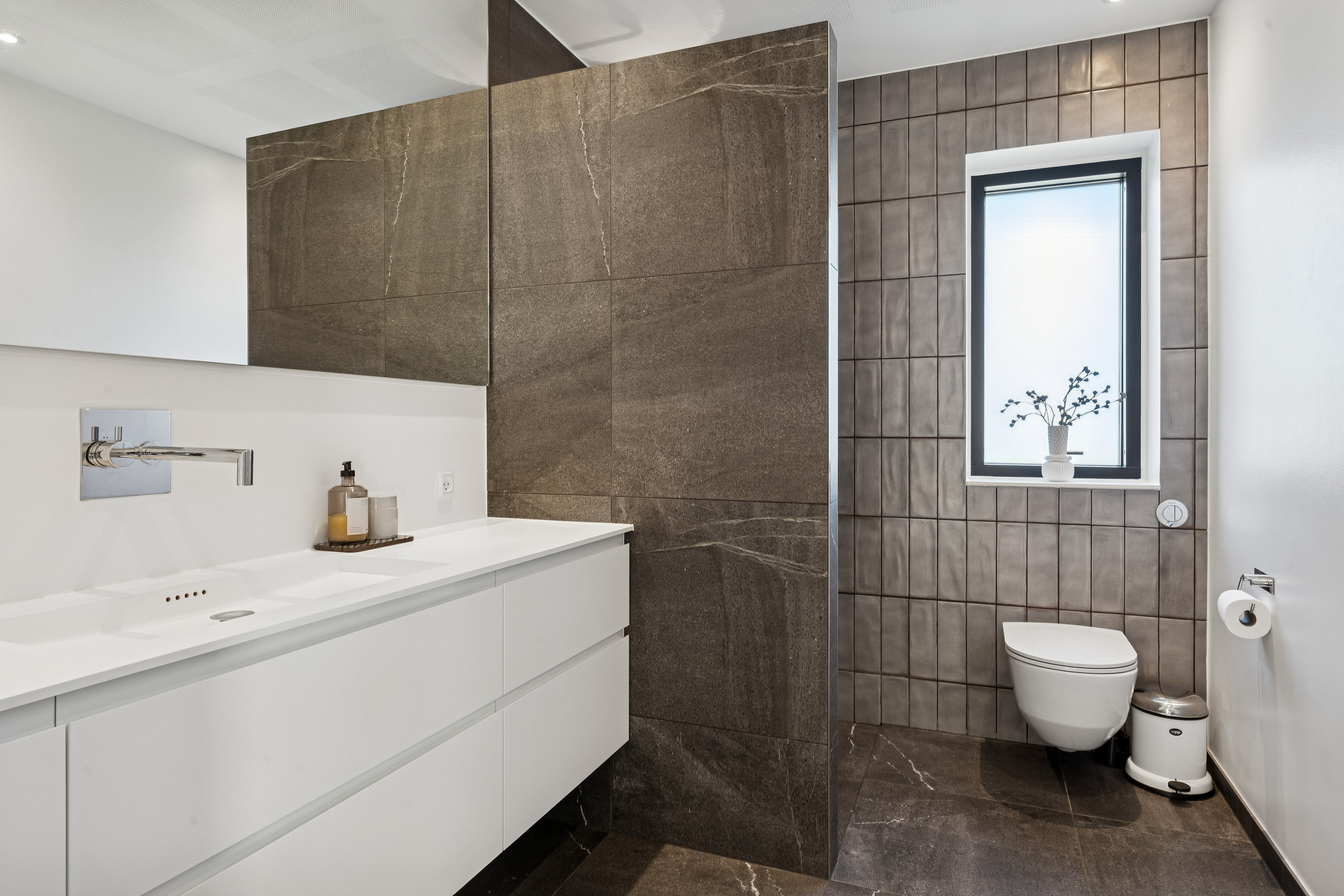 Fremhævet badeværelse billede i fuldskærmstilstand. Billede af Høje Støvring 68, 9530 Støvring