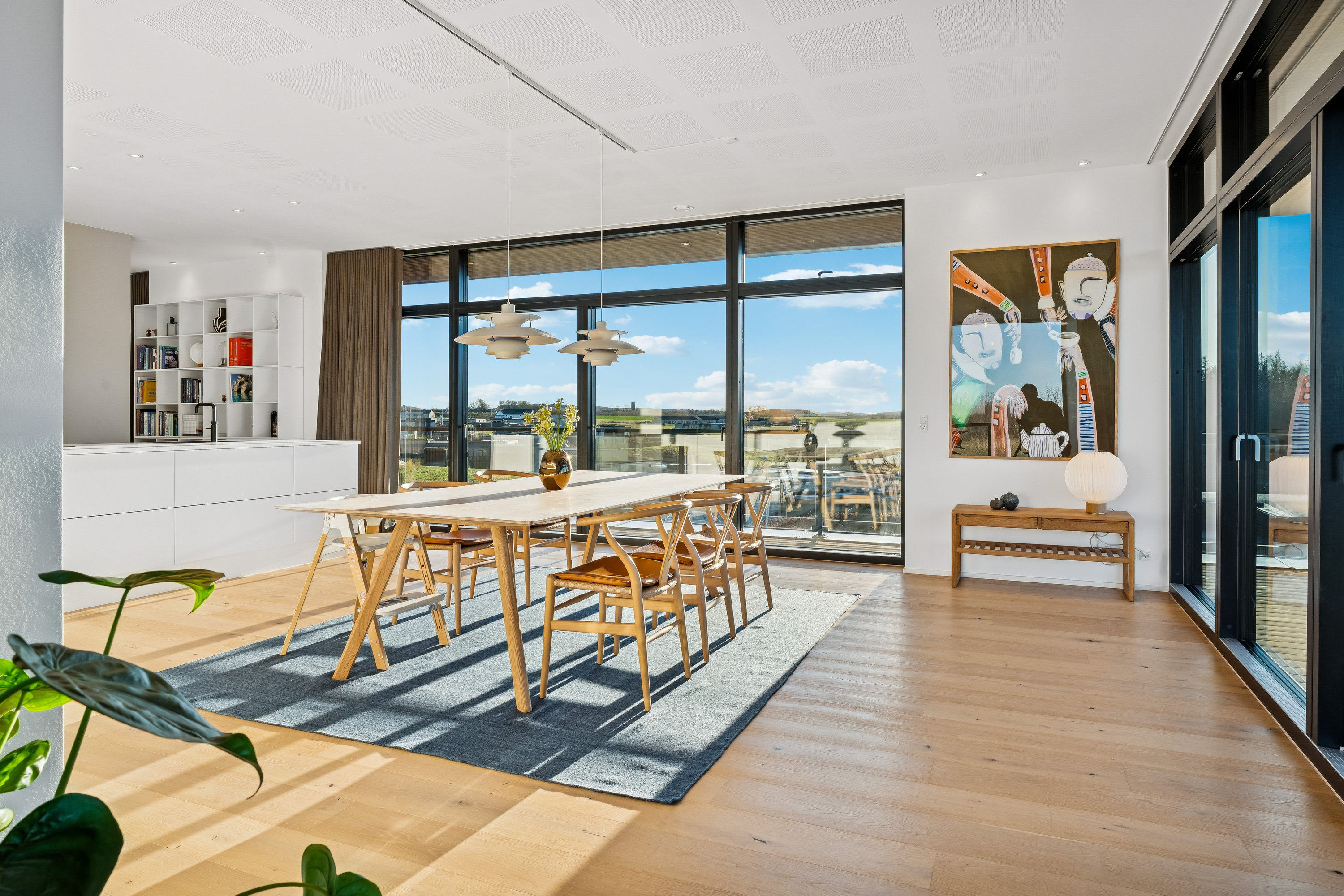 Fremhævet køkken-alrum billede i fuldskærmstilstand. Billede af Høje Støvring 68, 9530 Støvring