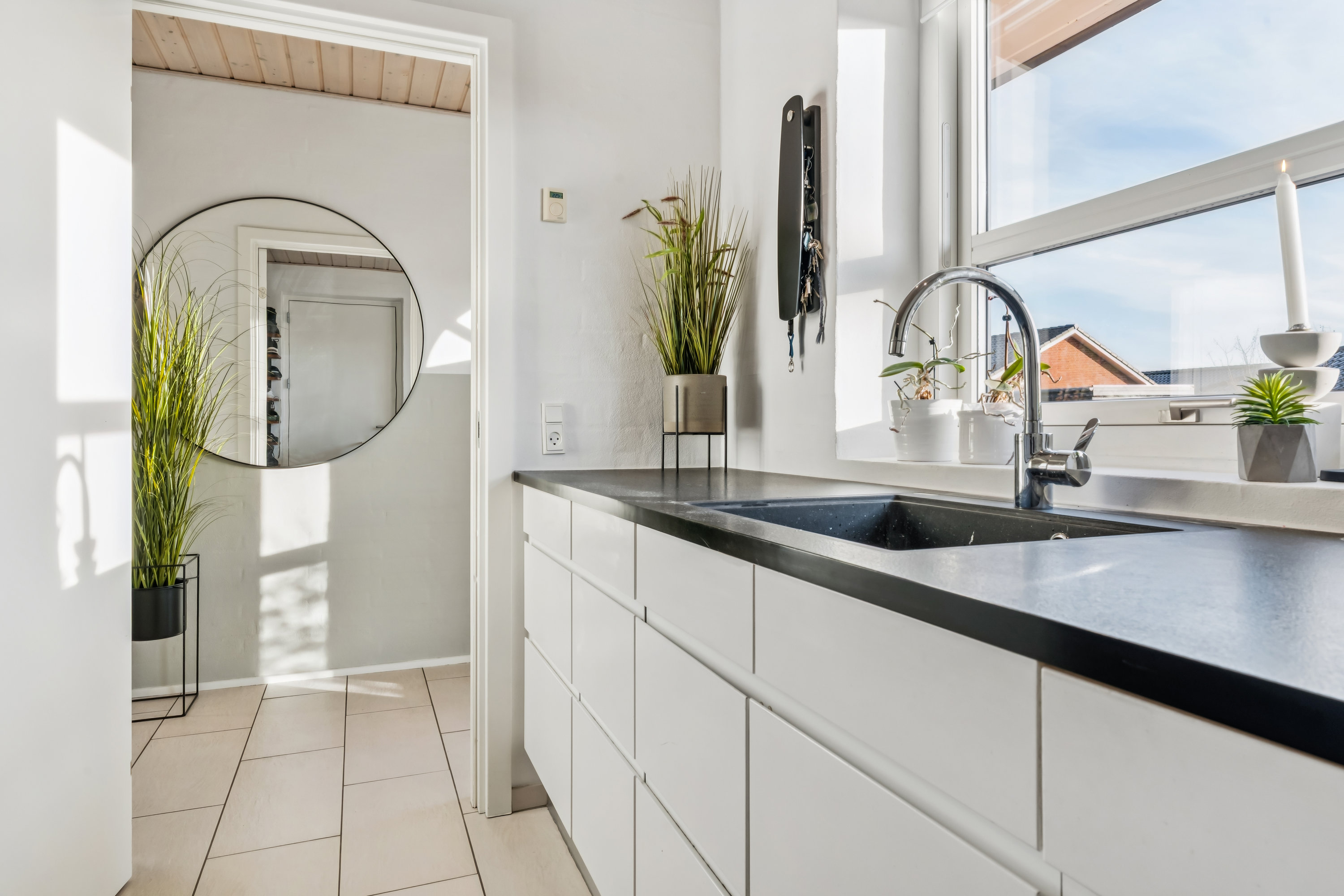 Fremhævet køkken billede i fuldskærmstilstand. Billede af Kærhavegårdvej 70, 9270 Klarup