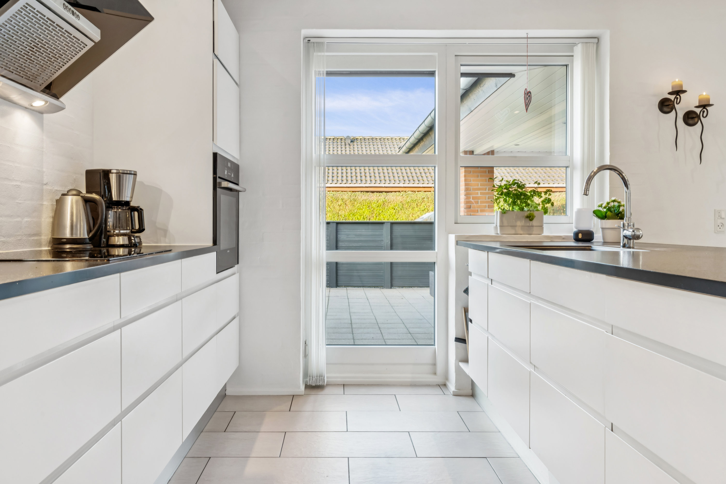 Fremhævet køkken billede i fuldskærmstilstand. Billede af Kærhavegårdvej 70, 9270 Klarup