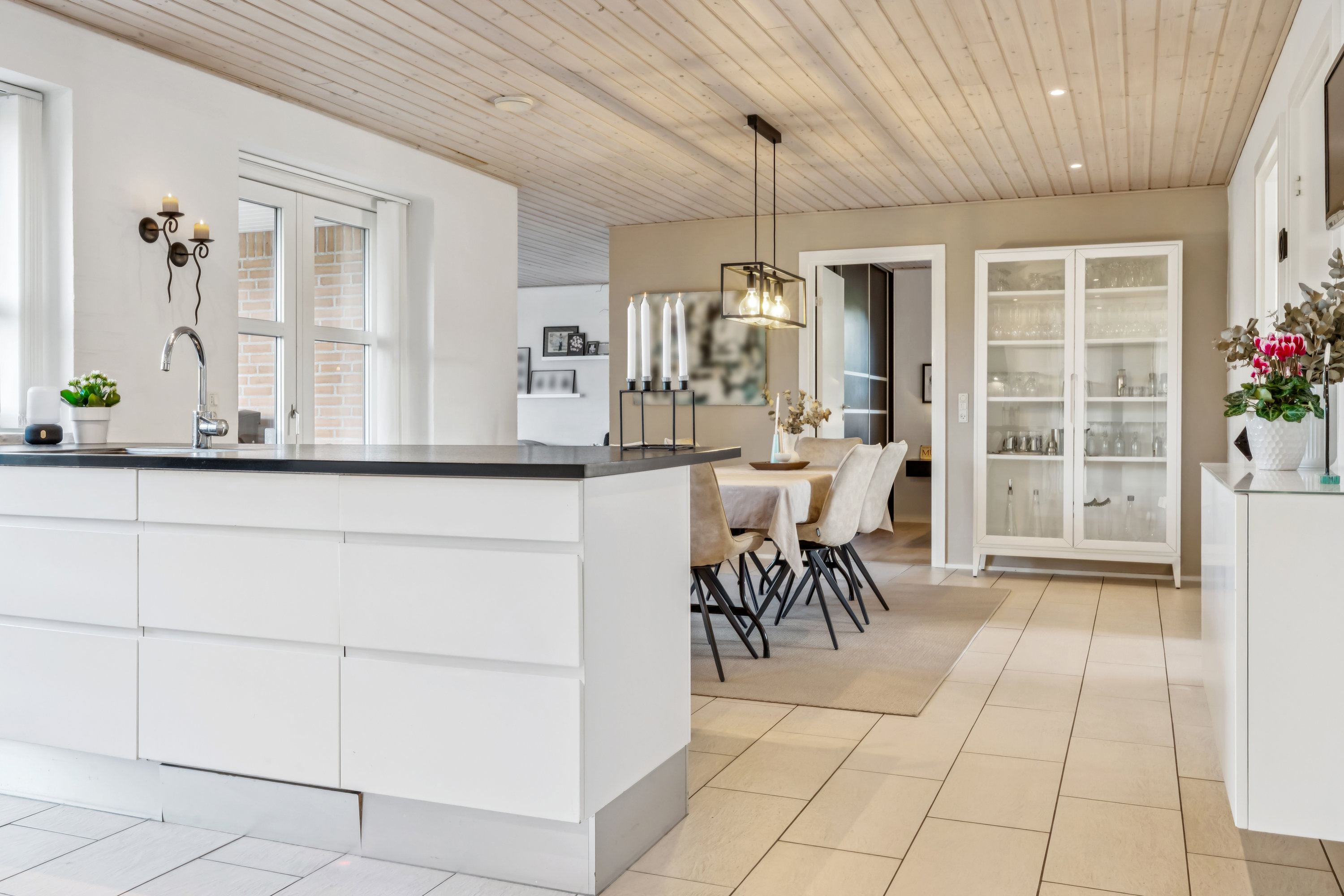 Miniaturebillede 2: køkken. Billede af Kærhavegårdvej 70, 9270 Klarup