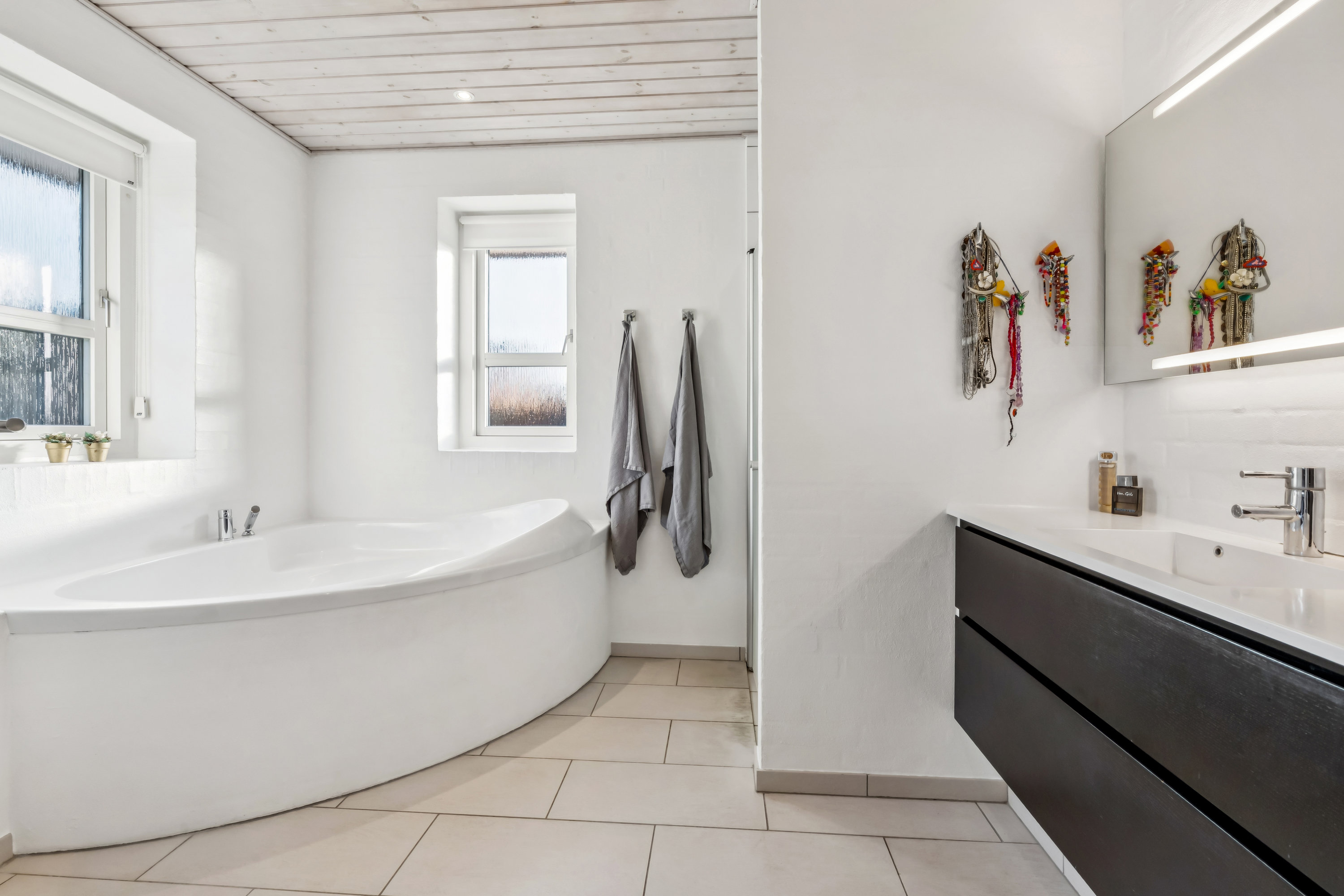 Fremhævet badeværelse billede i fuldskærmstilstand. Billede af Kærhavegårdvej 70, 9270 Klarup