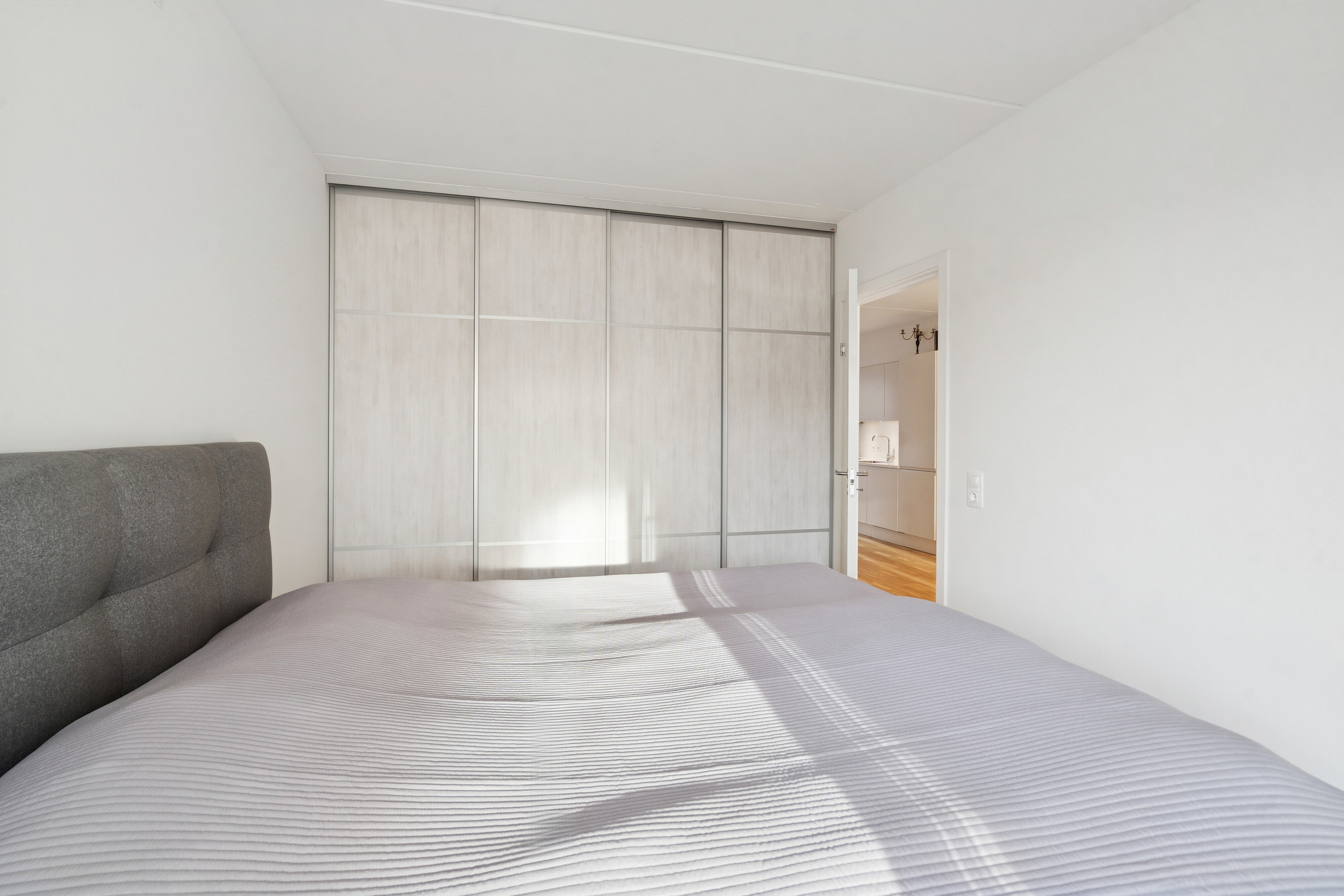 Fremhævet soveværelse billede i fuldskærmstilstand. Billede af Østre Stationsvej 37L, 3. 2., 5000 Odense C