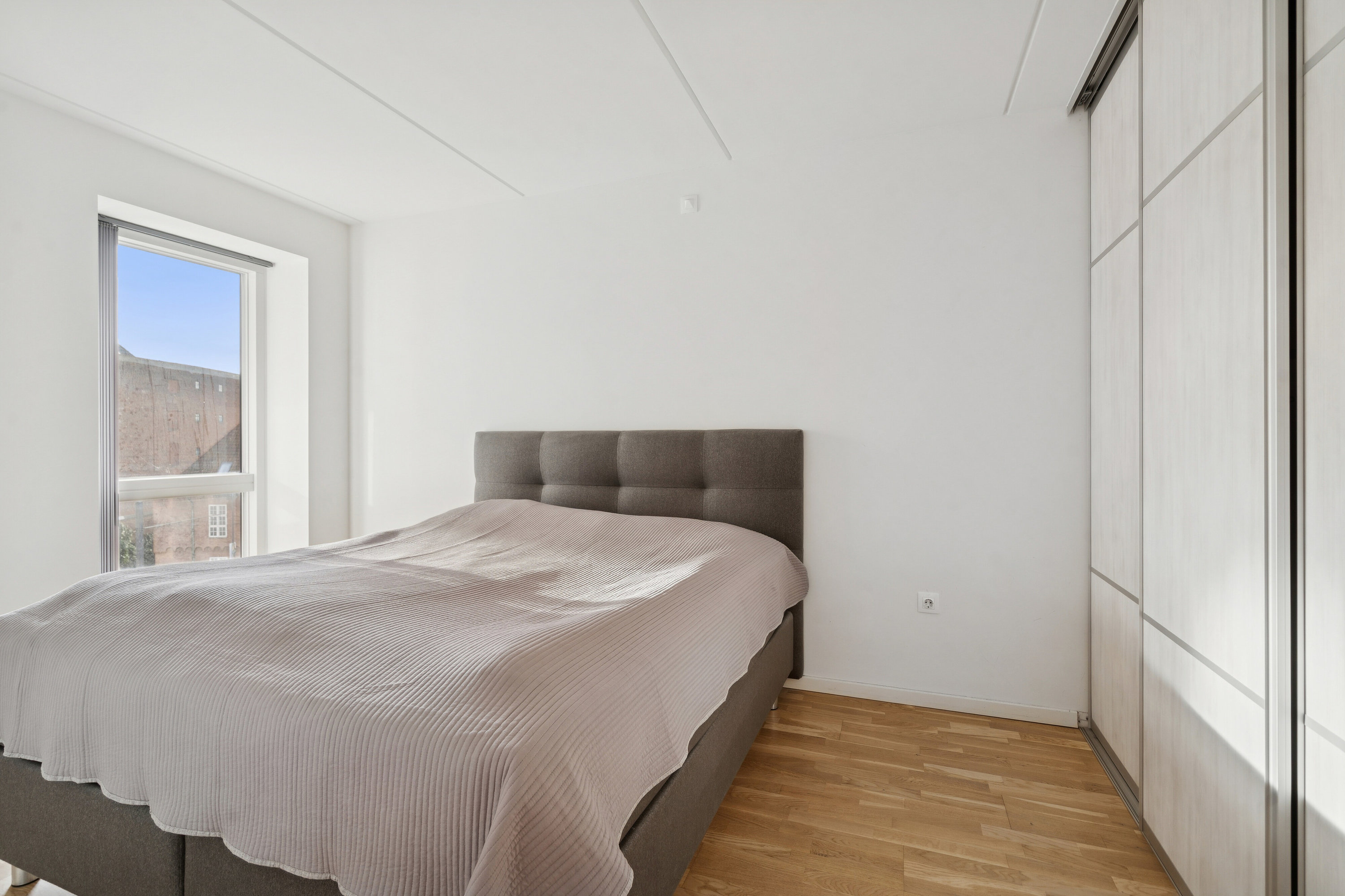 Fremhævet soveværelse billede i fuldskærmstilstand. Billede af Østre Stationsvej 37L, 3. 2., 5000 Odense C