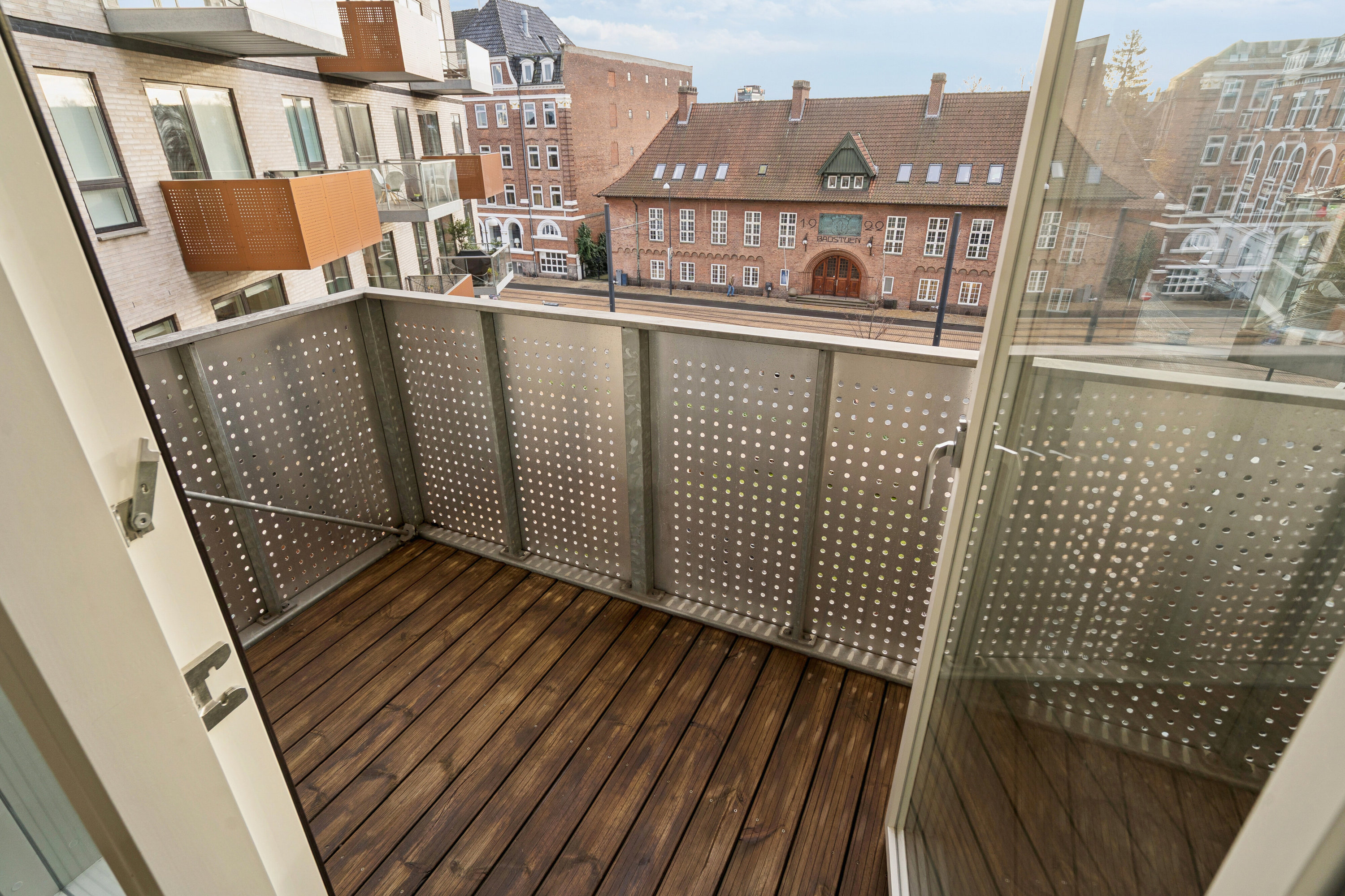 Fremhævet altan billede i fuldskærmstilstand. Billede af Østre Stationsvej 37L, 3. 2., 5000 Odense C