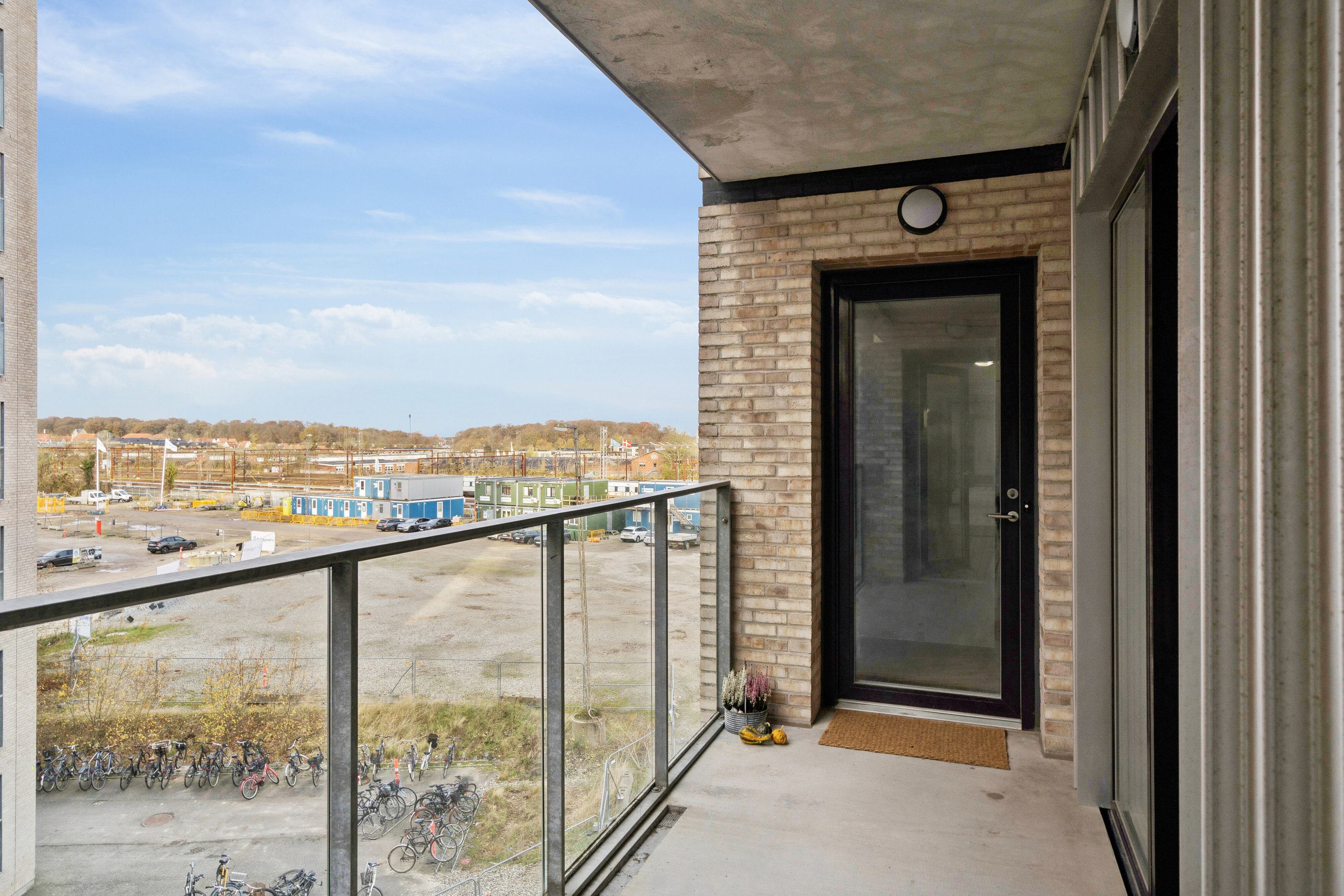 Fremhævet altan billede i fuldskærmstilstand. Billede af Østre Stationsvej 37L, 3. 2., 5000 Odense C