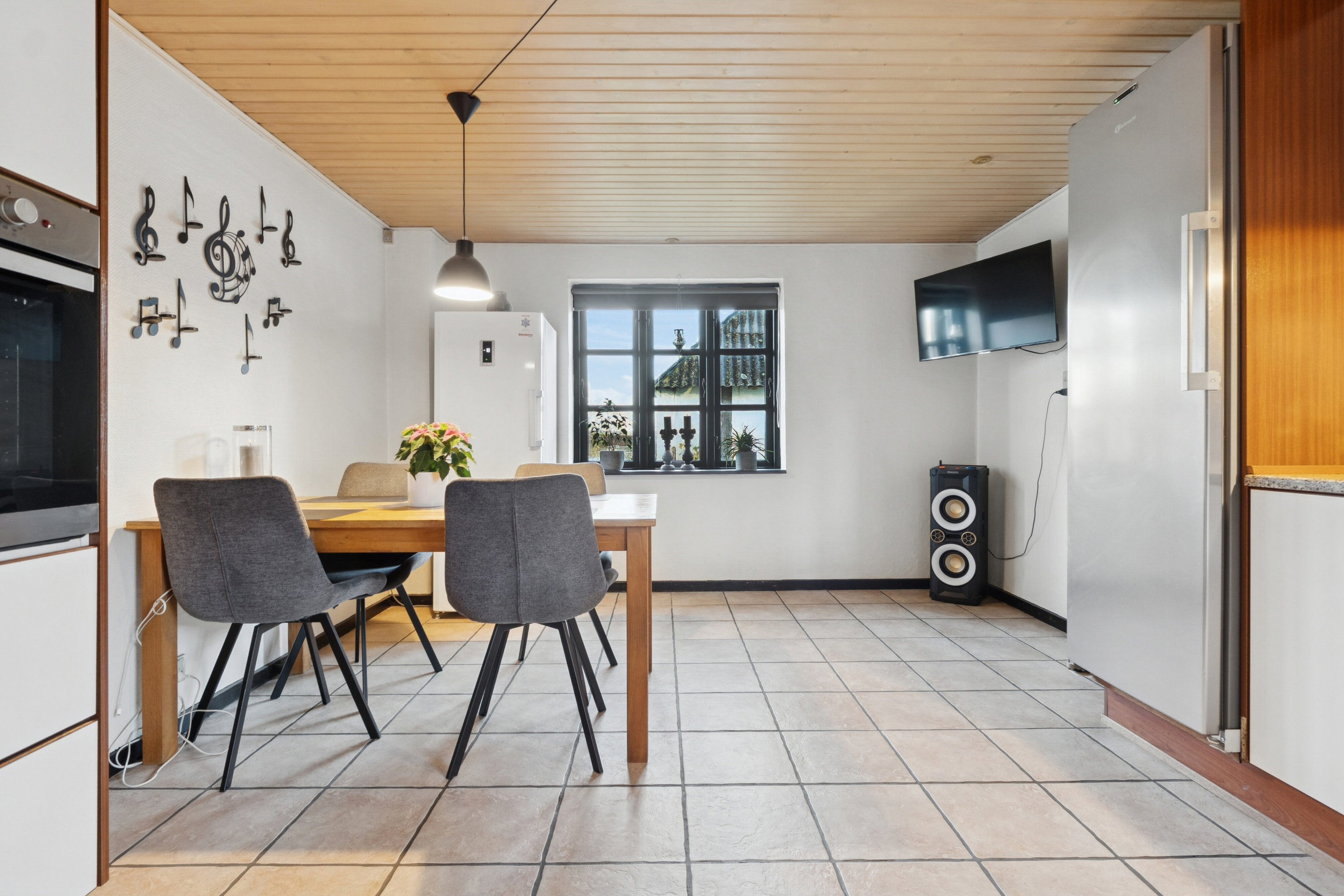 Fremhævet spisestue billede i fuldskærmstilstand. Billede af Lilleringvej 5, Storring, 8464 Galten