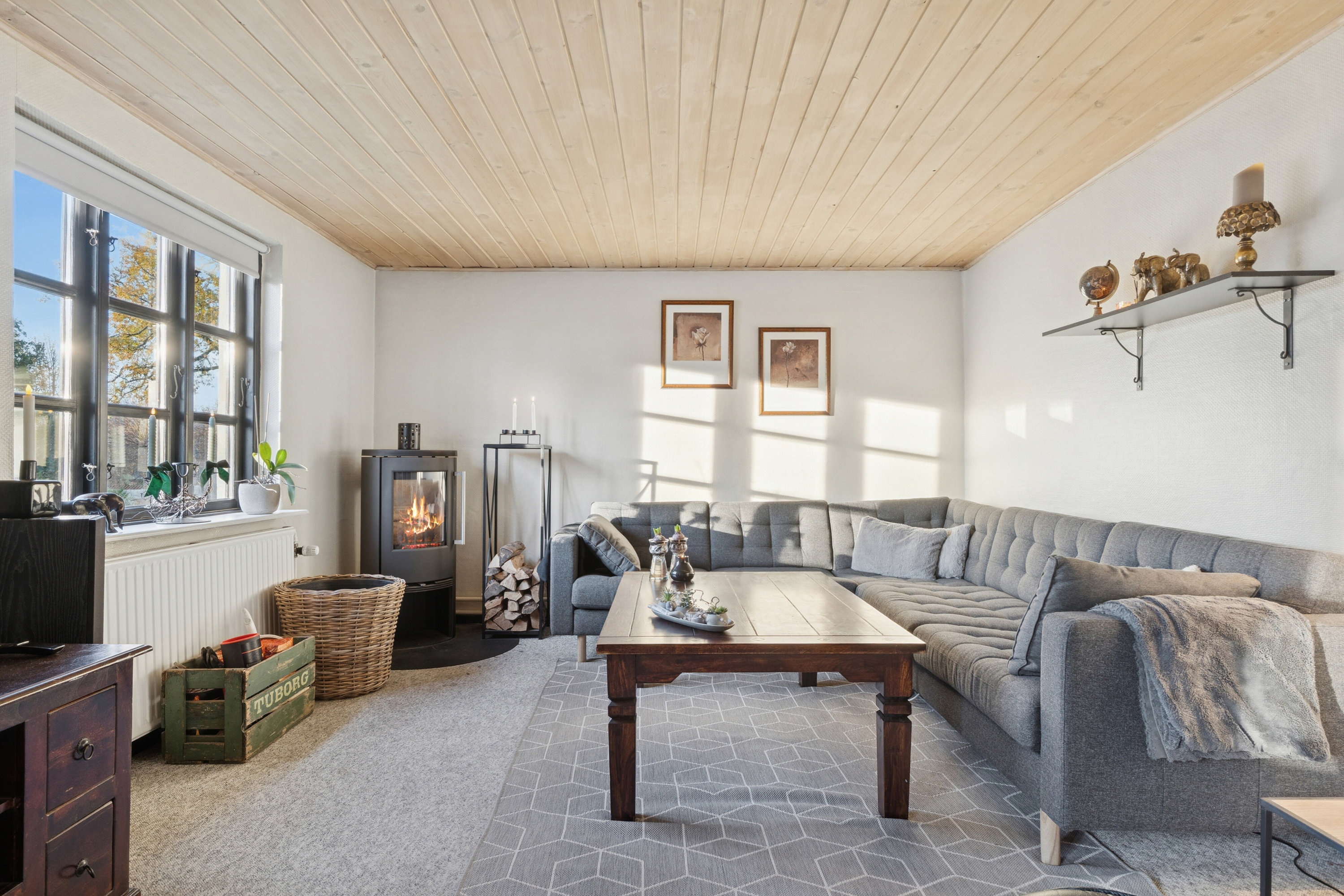 Fremhævet stue billede i fuldskærmstilstand. Billede af Lilleringvej 5, Storring, 8464 Galten