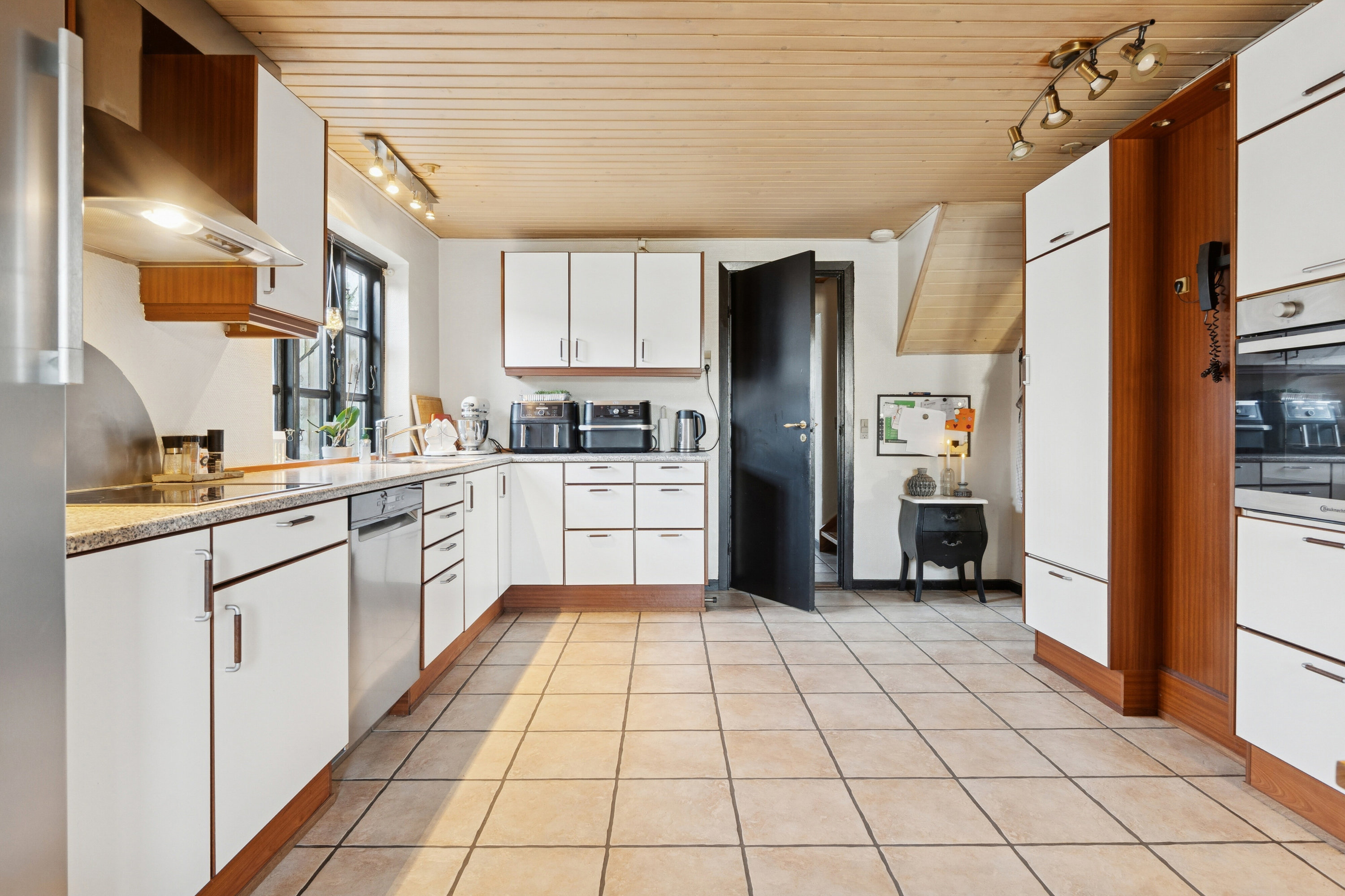 Fremhævet køkken billede i fuldskærmstilstand. Billede af Lilleringvej 5, Storring, 8464 Galten