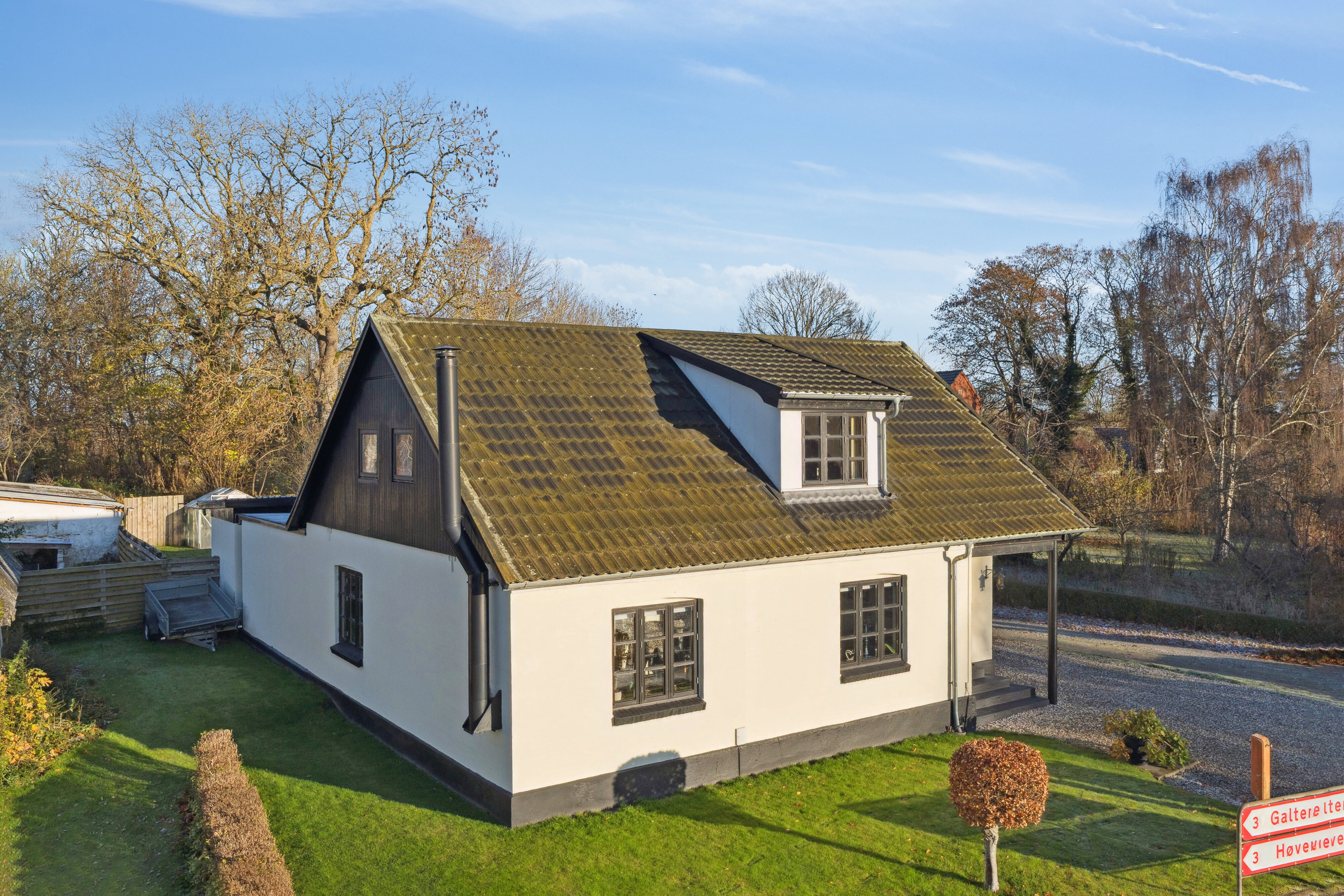 Fremhævet set fra vejen billede i fuldskærmstilstand. Billede af Lilleringvej 5, Storring, 8464 Galten