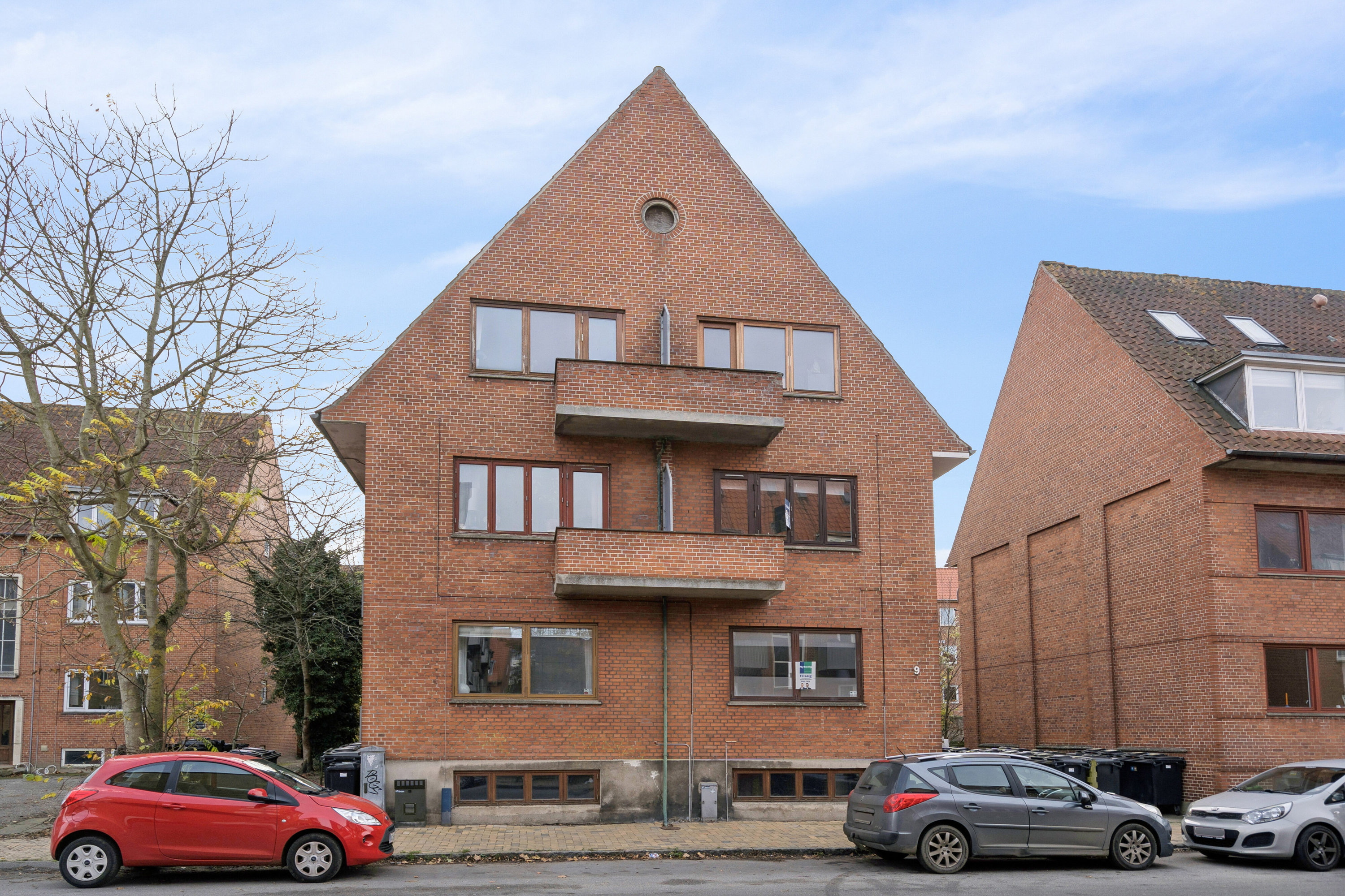 Fremhævet set fra vejen billede i fuldskærmstilstand. Billede af Thuresensgade 9A, st.. tv., 5000 Odense C