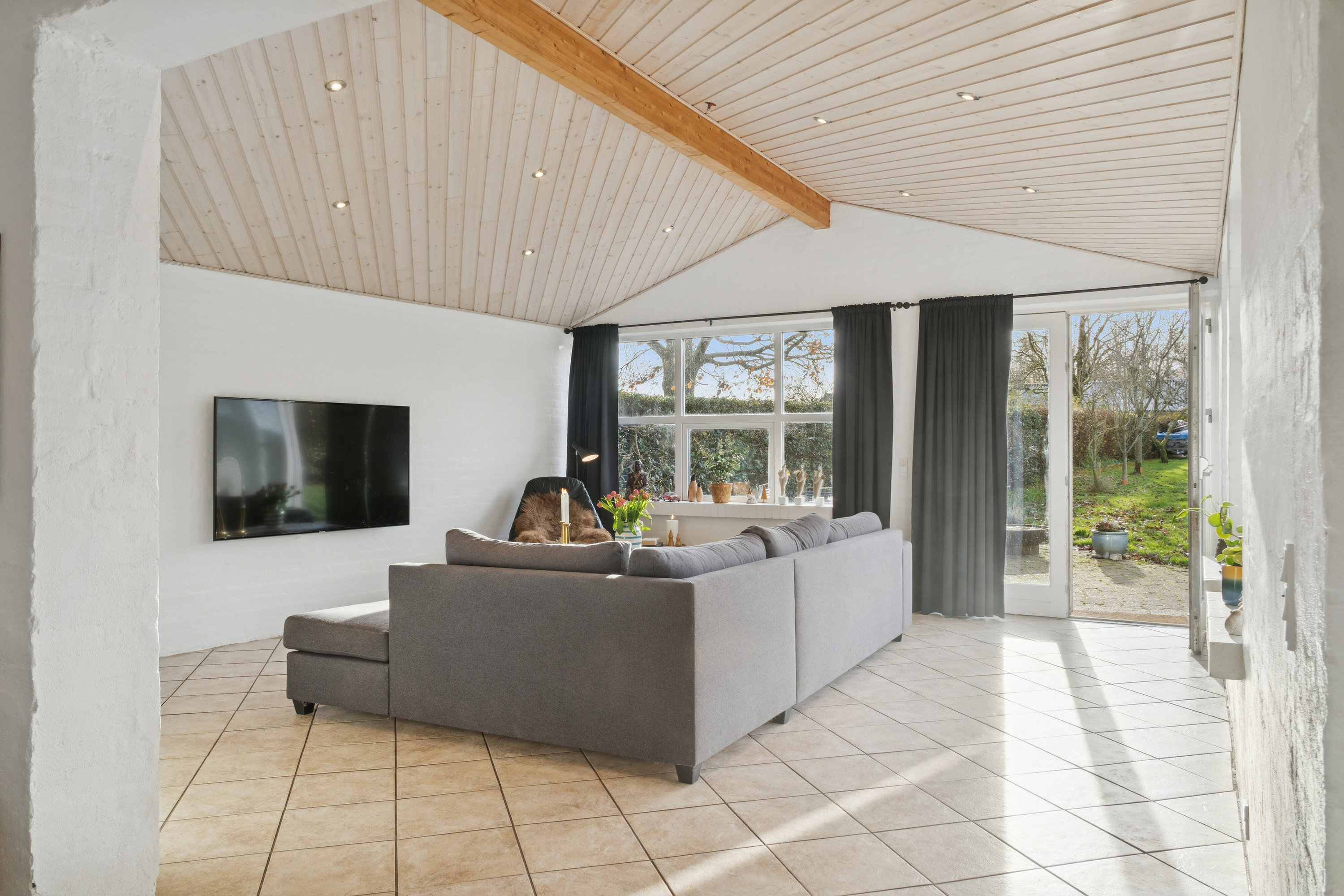 Fremhævet stue billede i fuldskærmstilstand. Billede af Thorningvej 33, 8620 Kjellerup