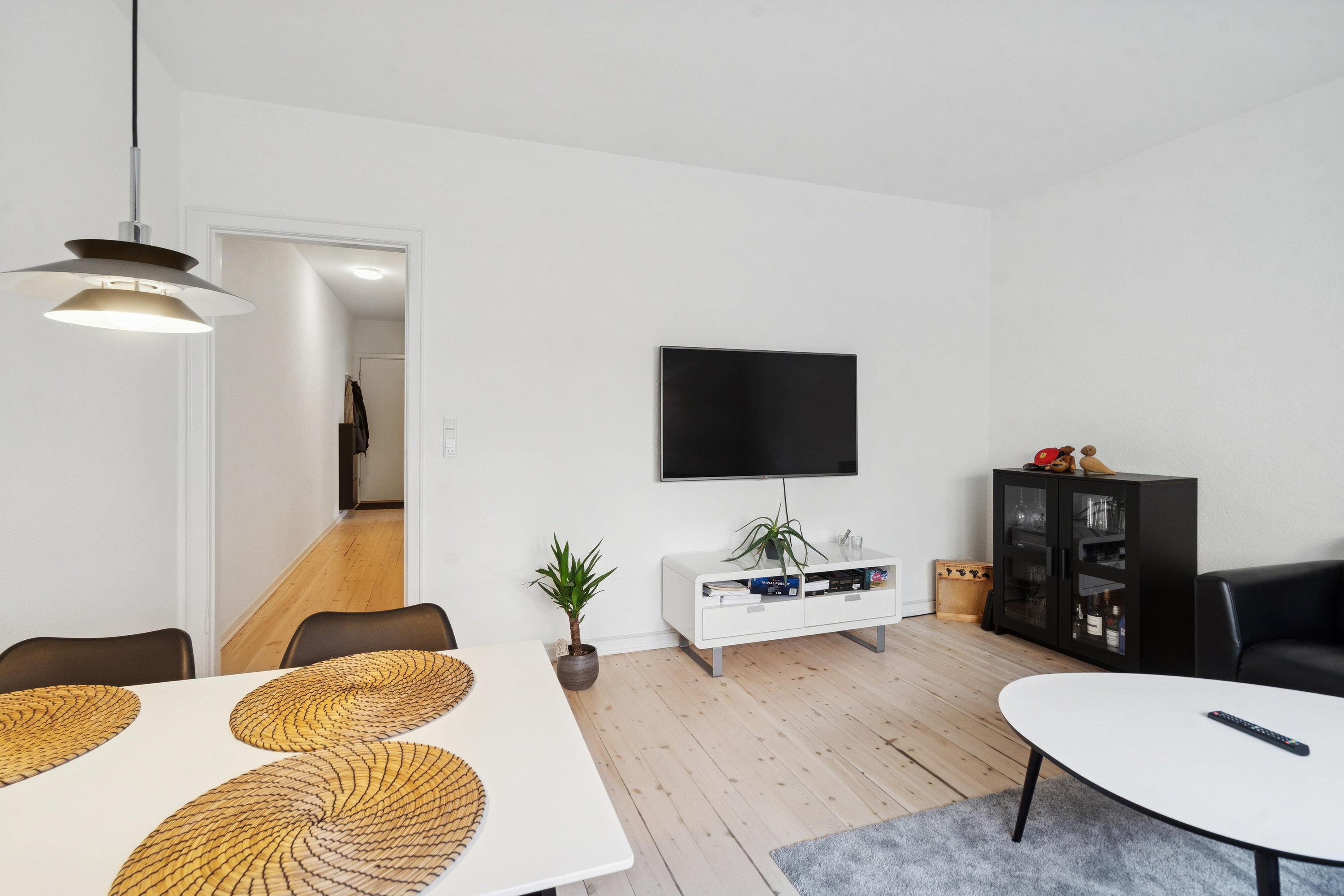 Fremhævet stue billede i fuldskærmstilstand. Billede af Thuresensgade 9A, st.. tv., 5000 Odense C