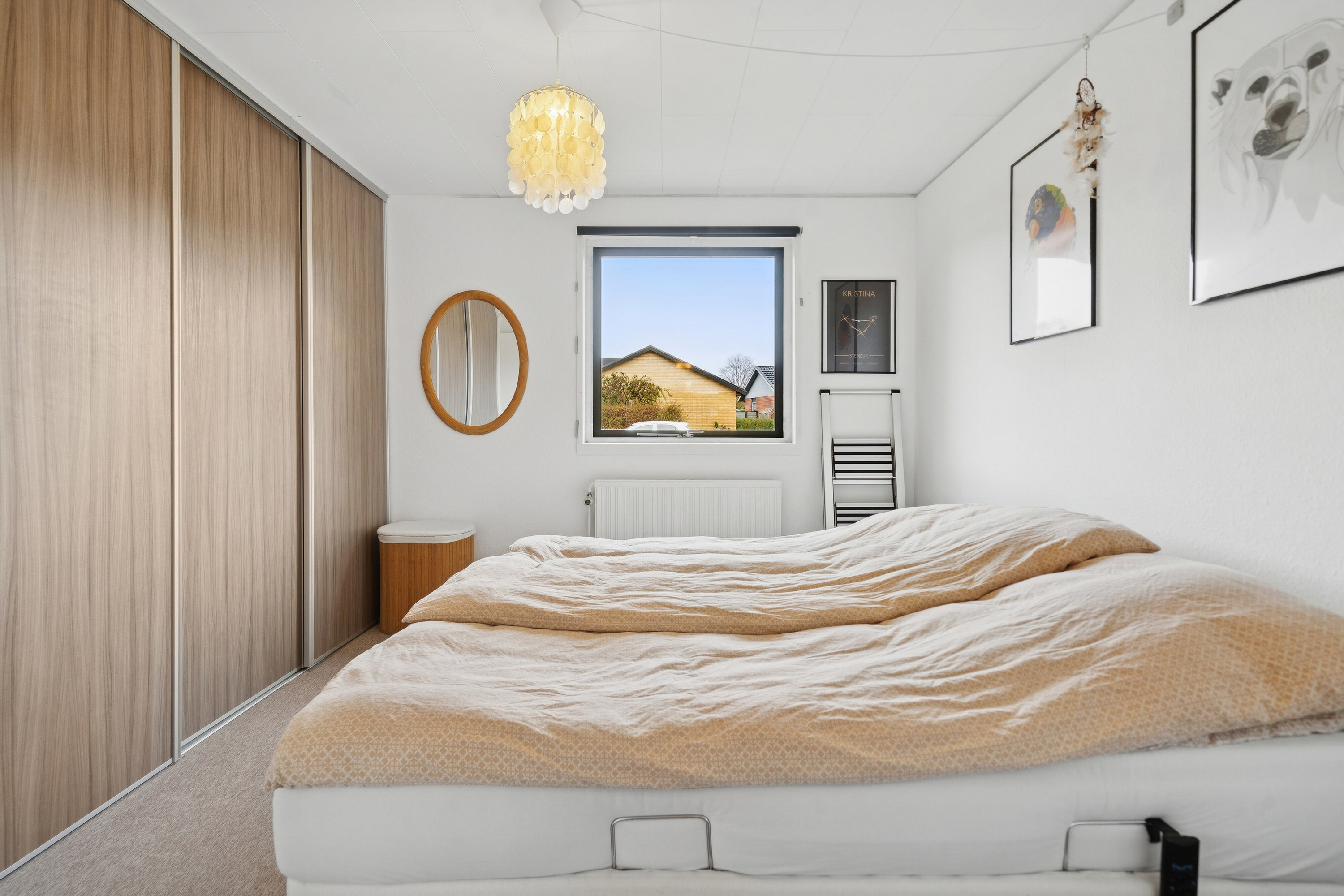 Fremhævet soveværelse billede i fuldskærmstilstand. Billede af Billeshavevej 8, Korup, 5210 Odense NV