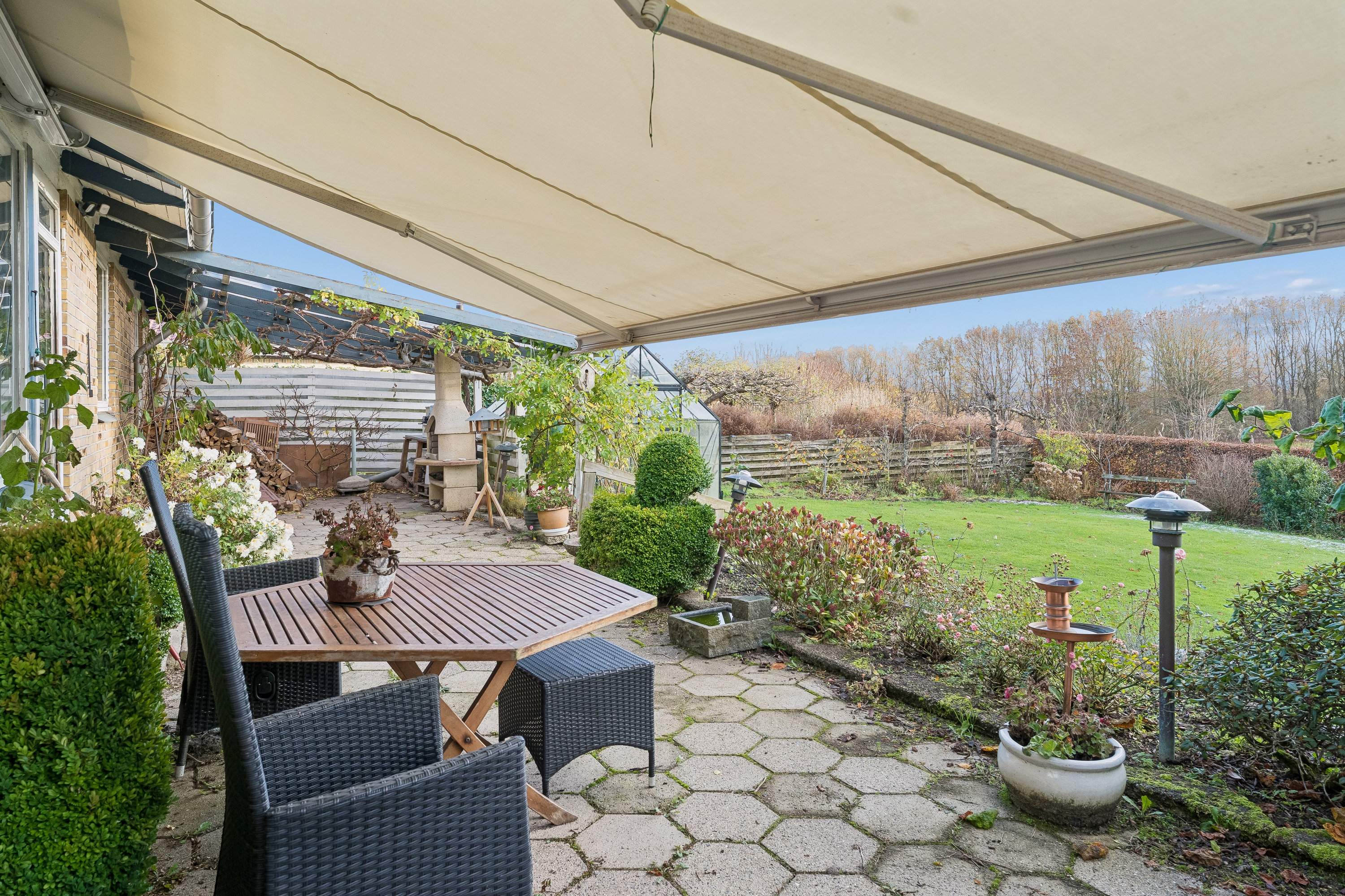 Fremhævet terrasse billede i fuldskærmstilstand. Billede af Rosenholmvej 23, 8930 Randers NØ