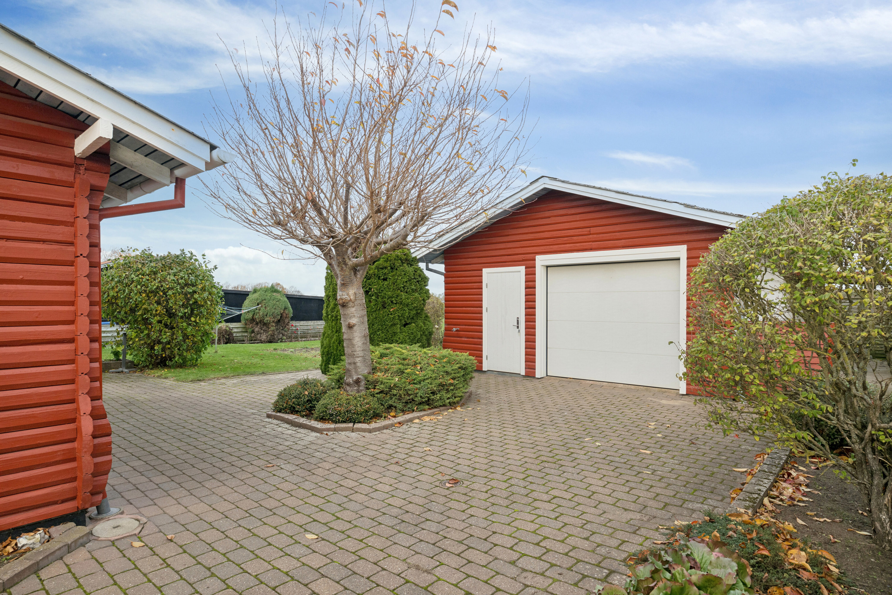 Miniaturebillede 1: set fra haven. Billede af Pilevej 11, 4760 Vordingborg