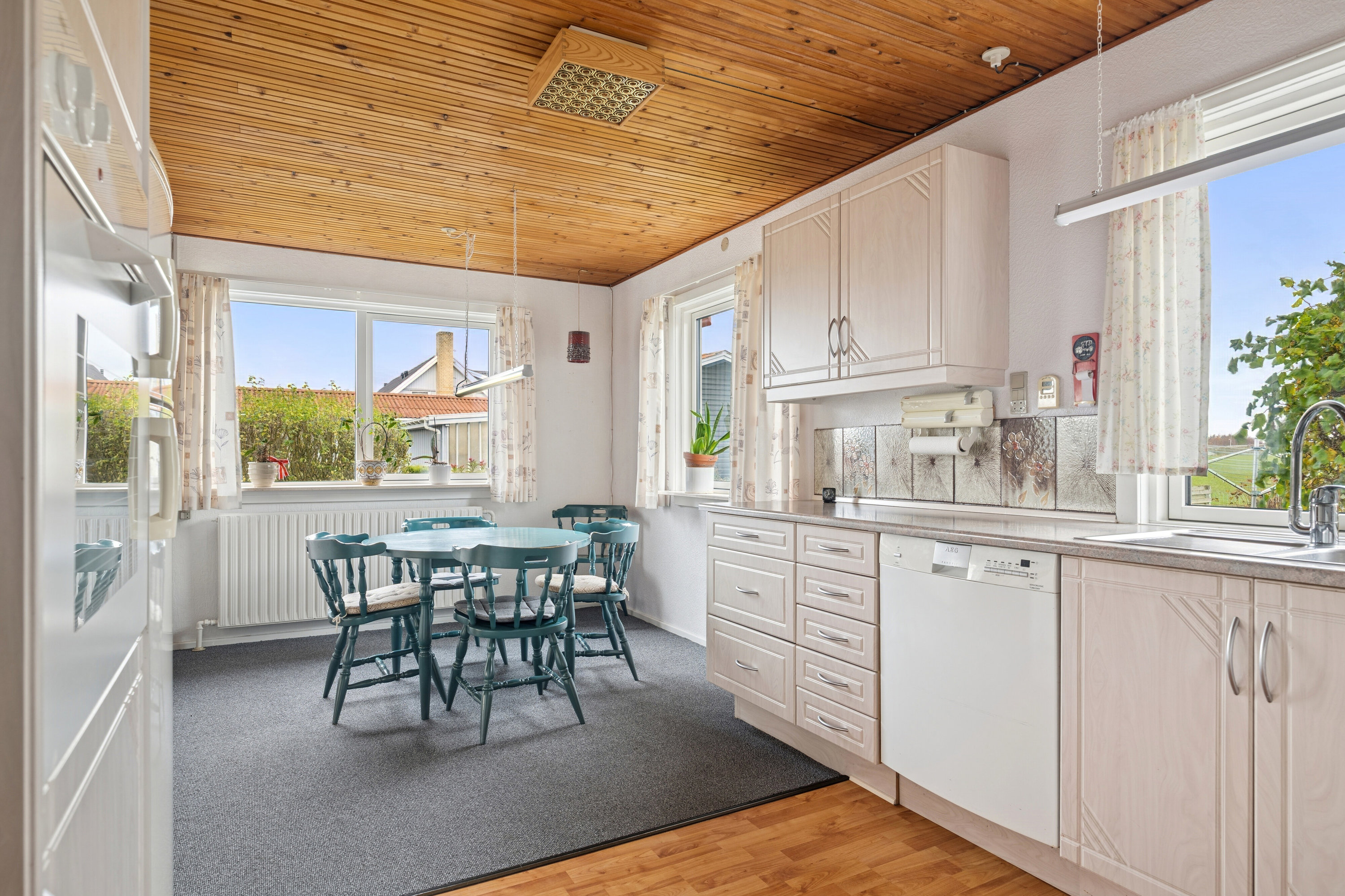 Fremhævet køkken billede i fuldskærmstilstand. Billede af Pilevej 11, 4760 Vordingborg